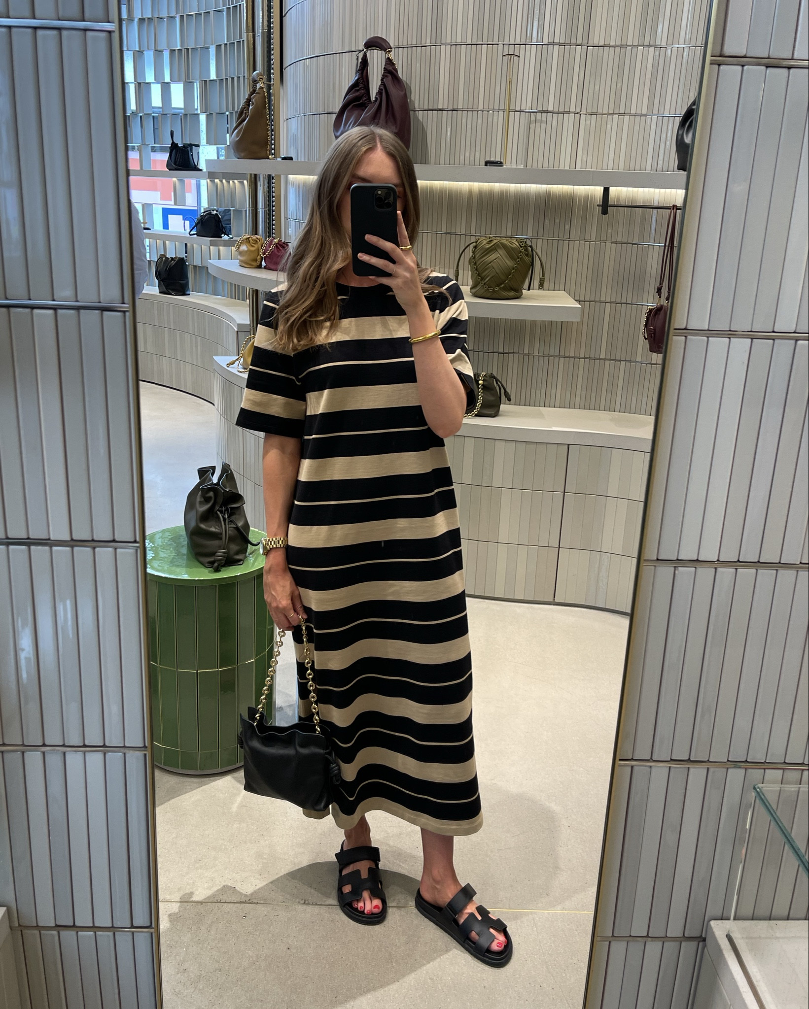 London shopping day 
Wearing the small in the COS striped dress, I’m 5ft 6 for an idea of the length! It was perfect to walk around London in

Hermes chypre black sandals, dupes linked 
Loewe black mini flamenco bag 


Everyday outfit, midi dress, striped dress, casual outfit, shopping day outfit 


#LTKstyletip #AugustBrandSpotlight #LTKuk