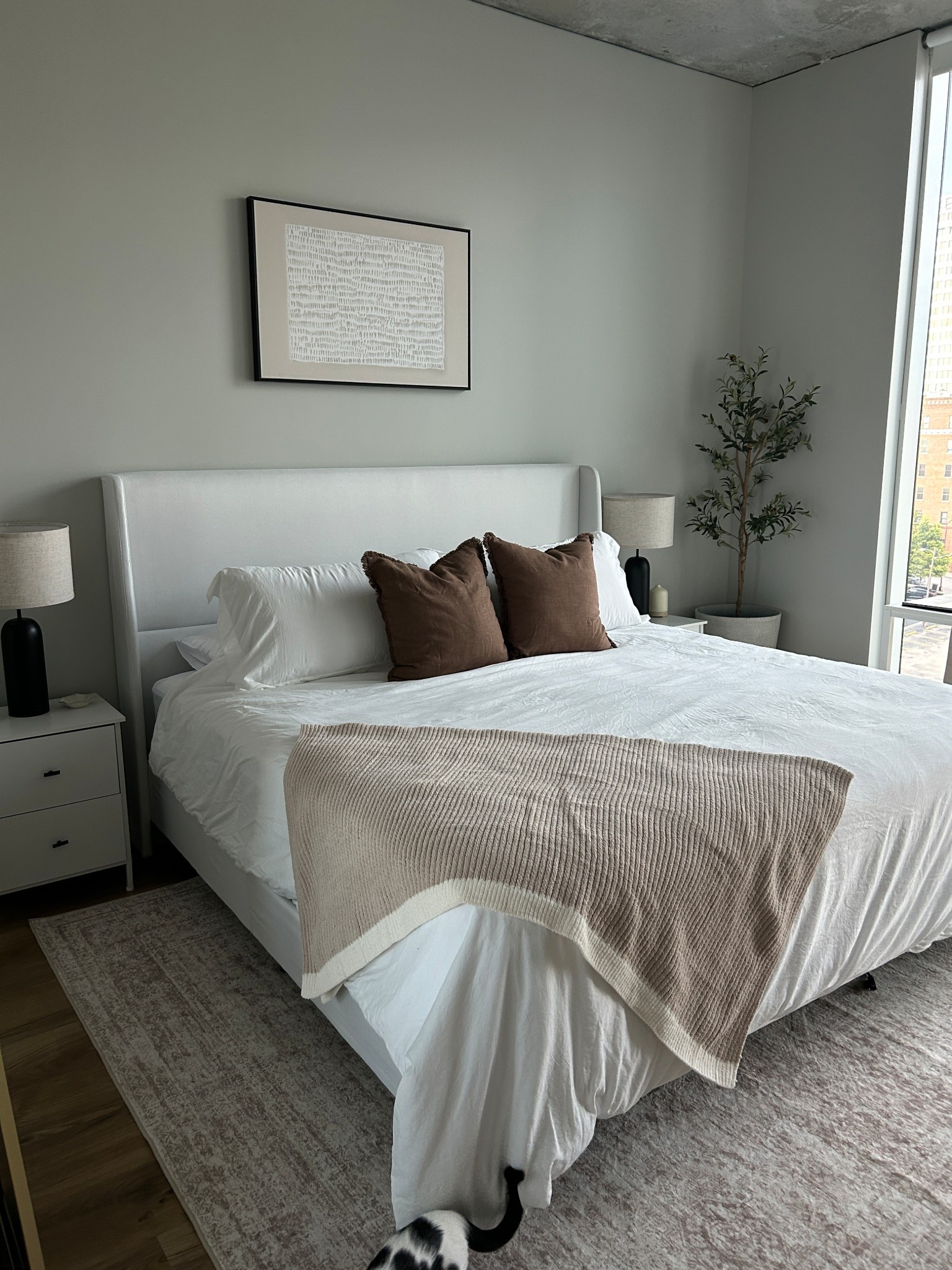 bedroom inspo 🤍 #whitebed #bedroomdecor #bedroomfurniture #neutralbedroom #apartmentdecor #pinterestinspo

#LTKSaleAlert