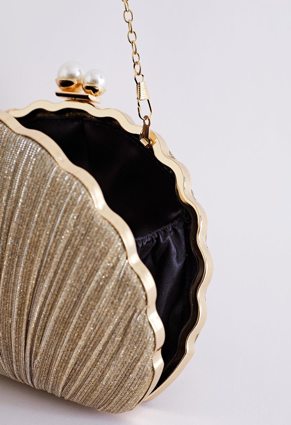 Ritzy Seashell Pearl Clutch in Gold | Chicwish