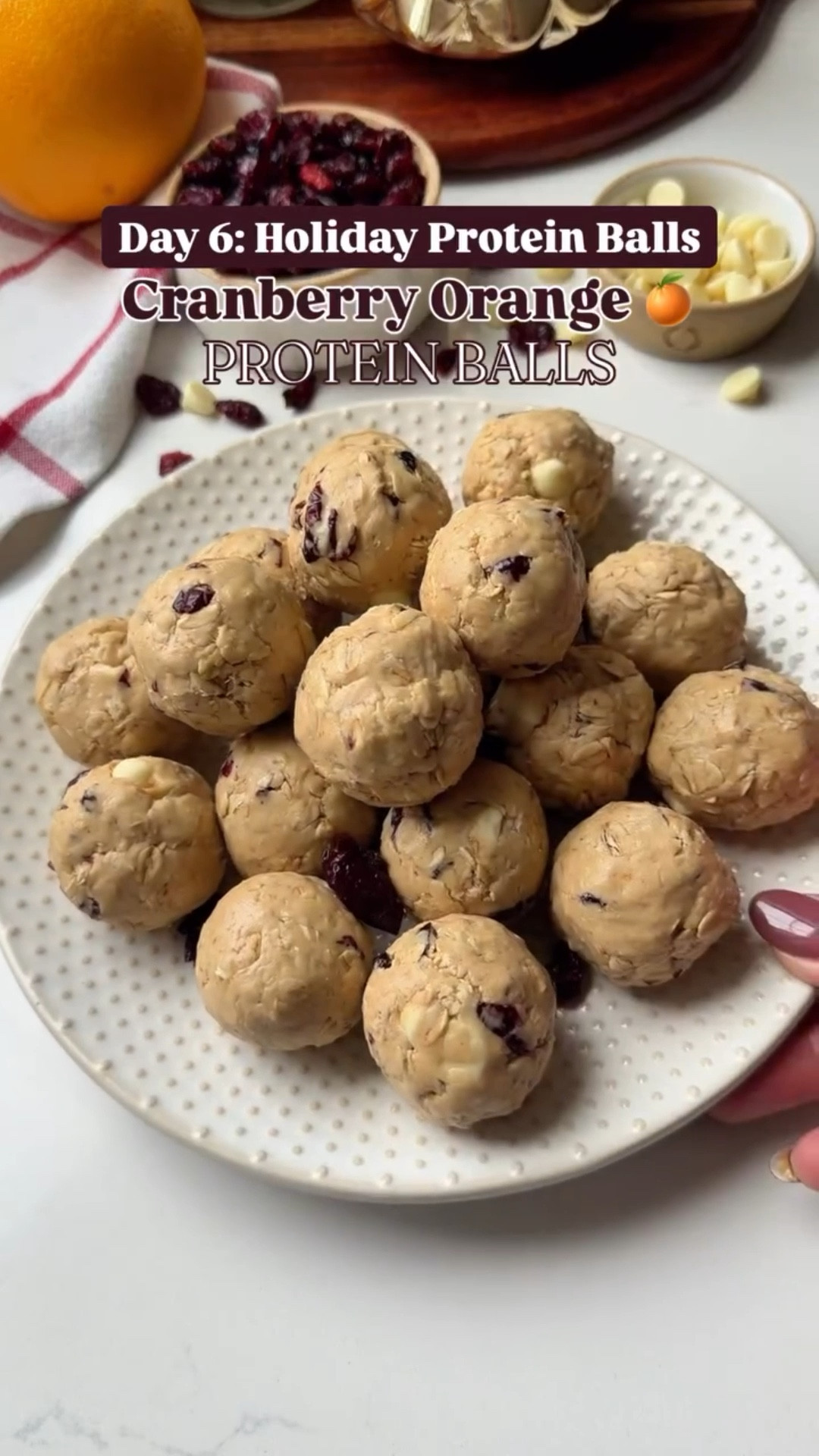 Day 6 of my Holiday Protein Ball Series = Cranberry Orange Protein Balls ✨🍊

Tangy, sweet and festive with 4g of protein in each little bite.



cranberry orange | protein balls | holiday treats made healthier | macro-friendly snacks | cookie season | low sugar treats

https://www.eatingbirdfood.com/cranberry-orange-protein-balls/

#LTKSeasonal #LTKfoodie #LTKHoliday