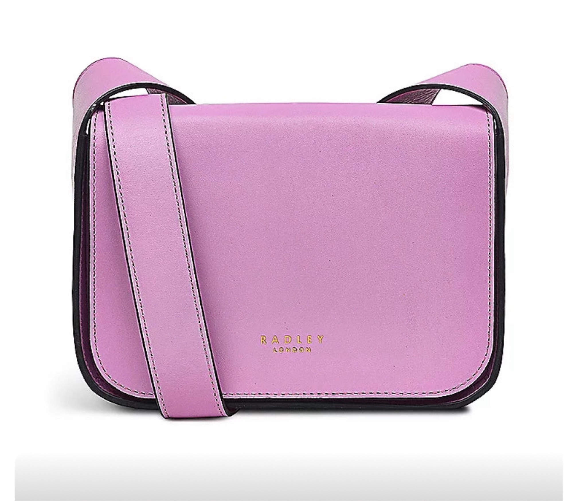Oh the color! Oh so practical!
XOXO Poshteacher 💛

#LTKItBag #LTKGiftGuide #LTKTravel