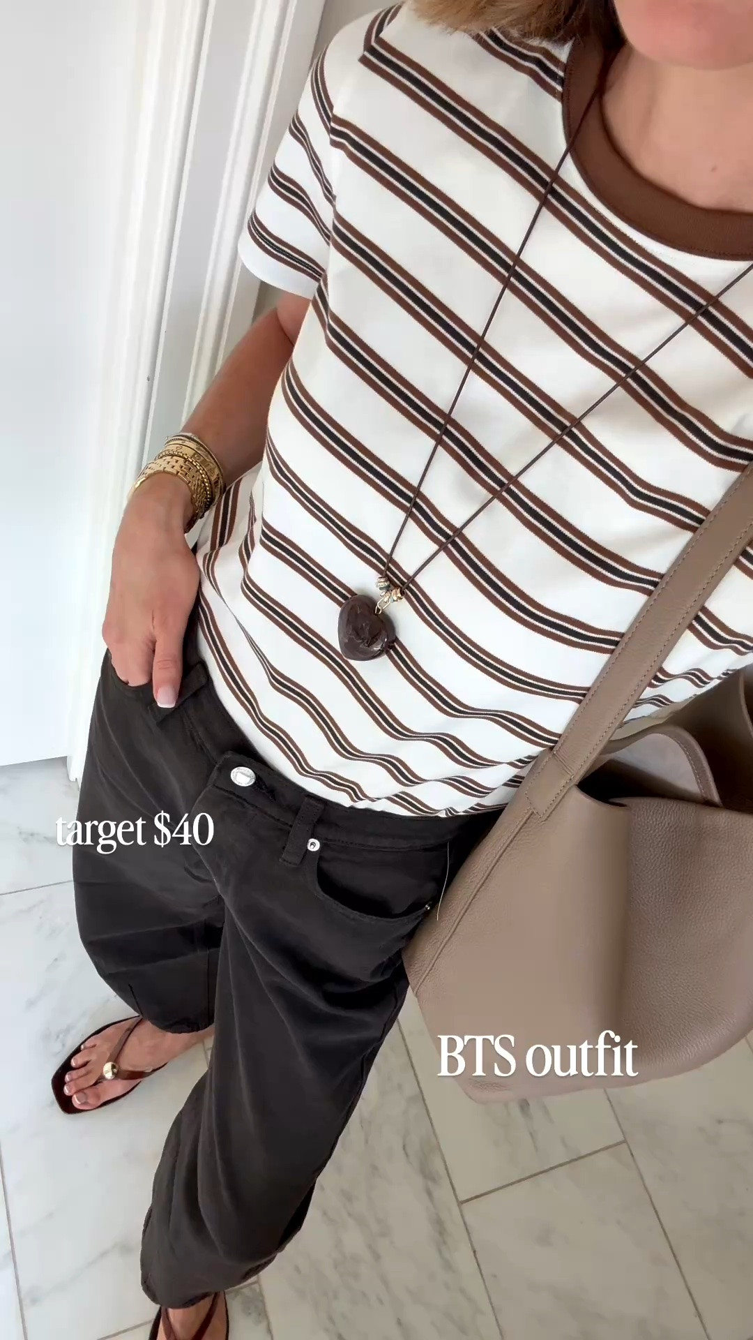 Back to school Mom outfit idea. Just got these new barrel jeans in from target under $45 love the chocolate brown color they fit so well I'm wearing size 2/25 and I'm 57 for reference wearing size small and I would see a T and love this quince bucket tape.