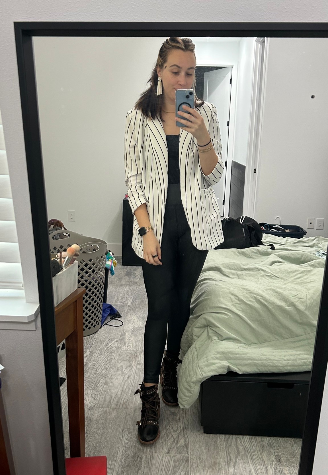 Wanting to be cute and comfy in the office? Just grab your fave leggings and blazer. Elevating this easy recreatable look! 

#LTKMidsize #LTKStyleTip #LTKFindsUnder50