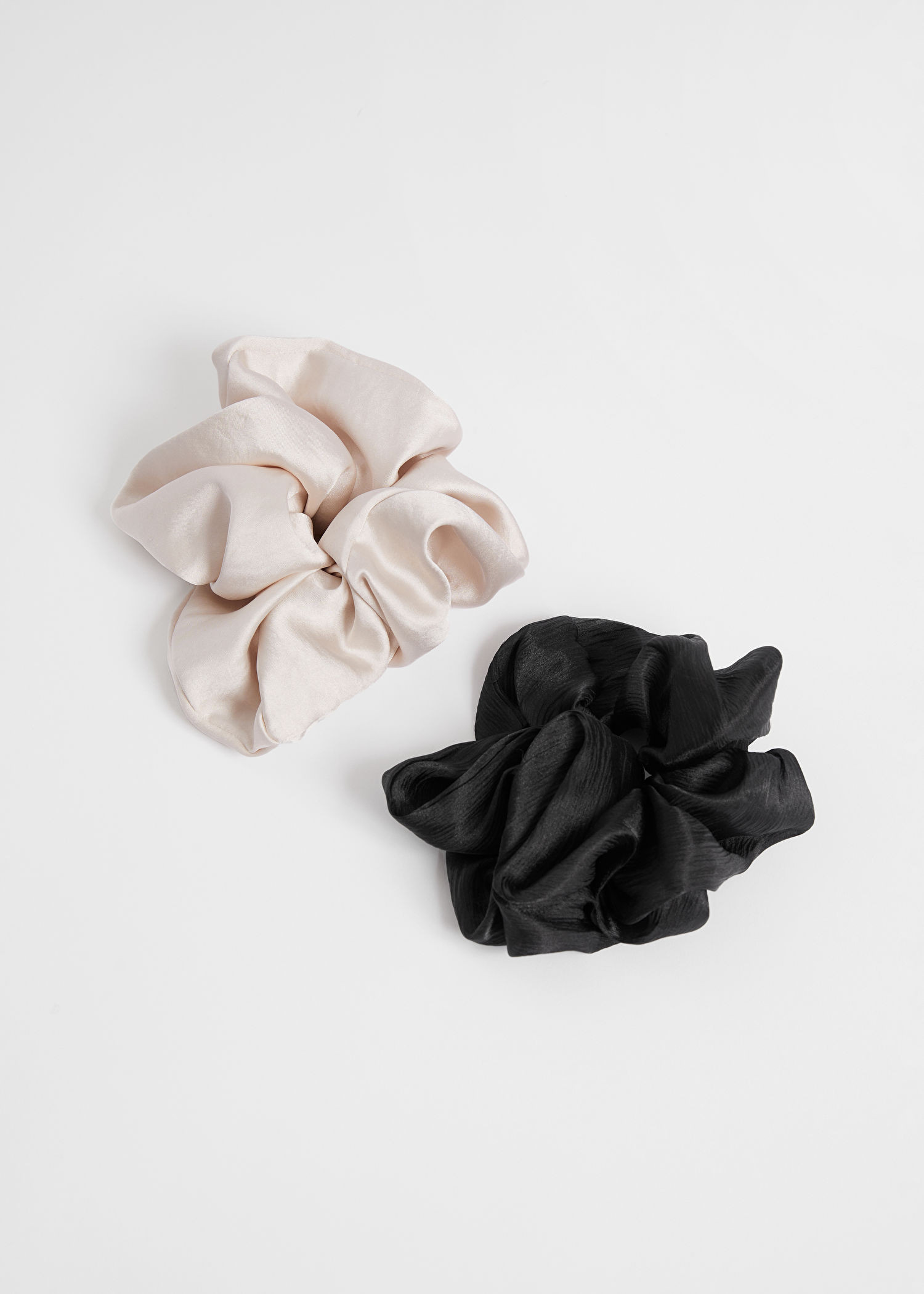 Duo Extra-Large Satin Finish Scrunchie Set | & Other Stories (EU + UK)