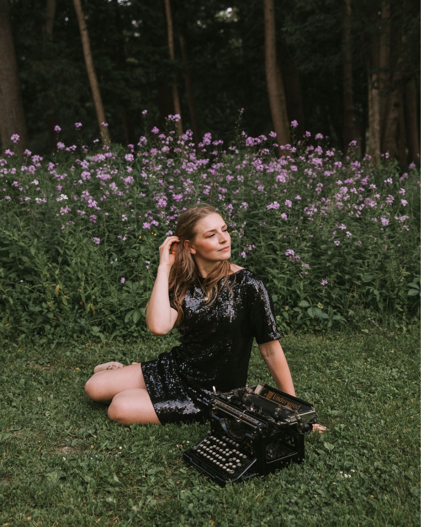 In my tortured pets era 🪶

Sequin dress, babies, t shirt dress, Taylor swift, midnights, writer, moody, artistic, aesthetic 

#LTKShoeCrush #LTKSeasonal #LTKFindsUnder100