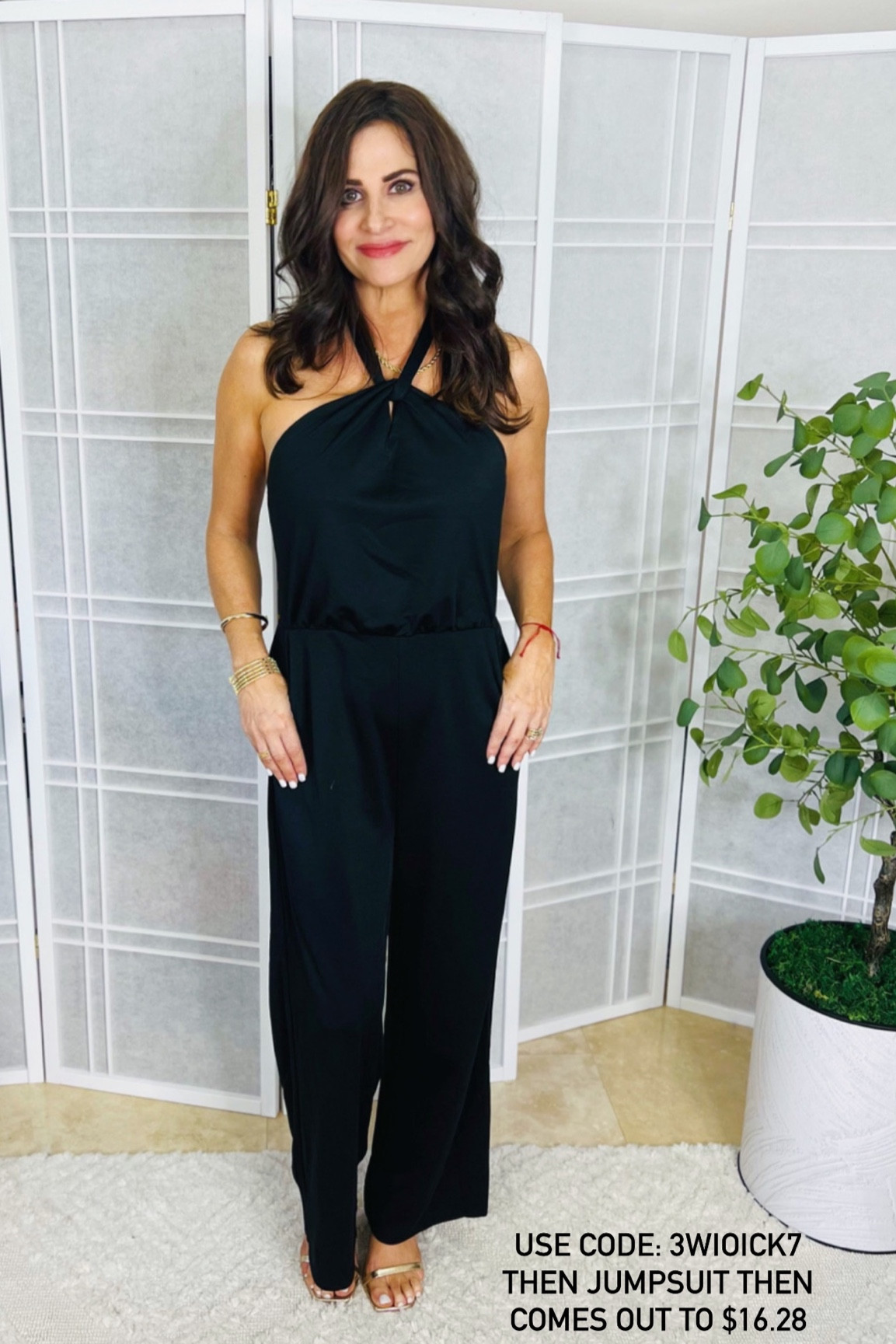 Sale alert , jumpsuit comes out to 16.00
Wearing a sm 

#LTKstyletip #LTKsalealert #LTKSeasonal