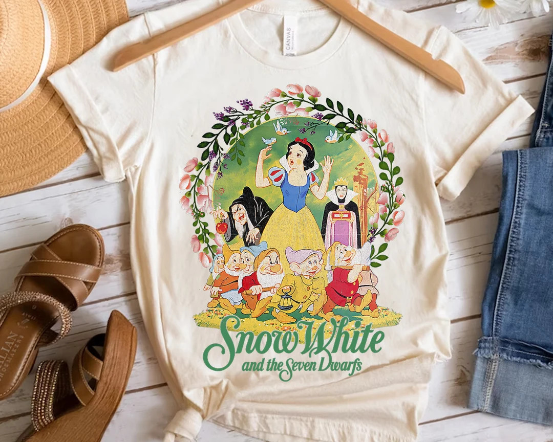 Retro 90s Disney Snow White Group Shot Classic Poster Floral - Etsy | Etsy (US)