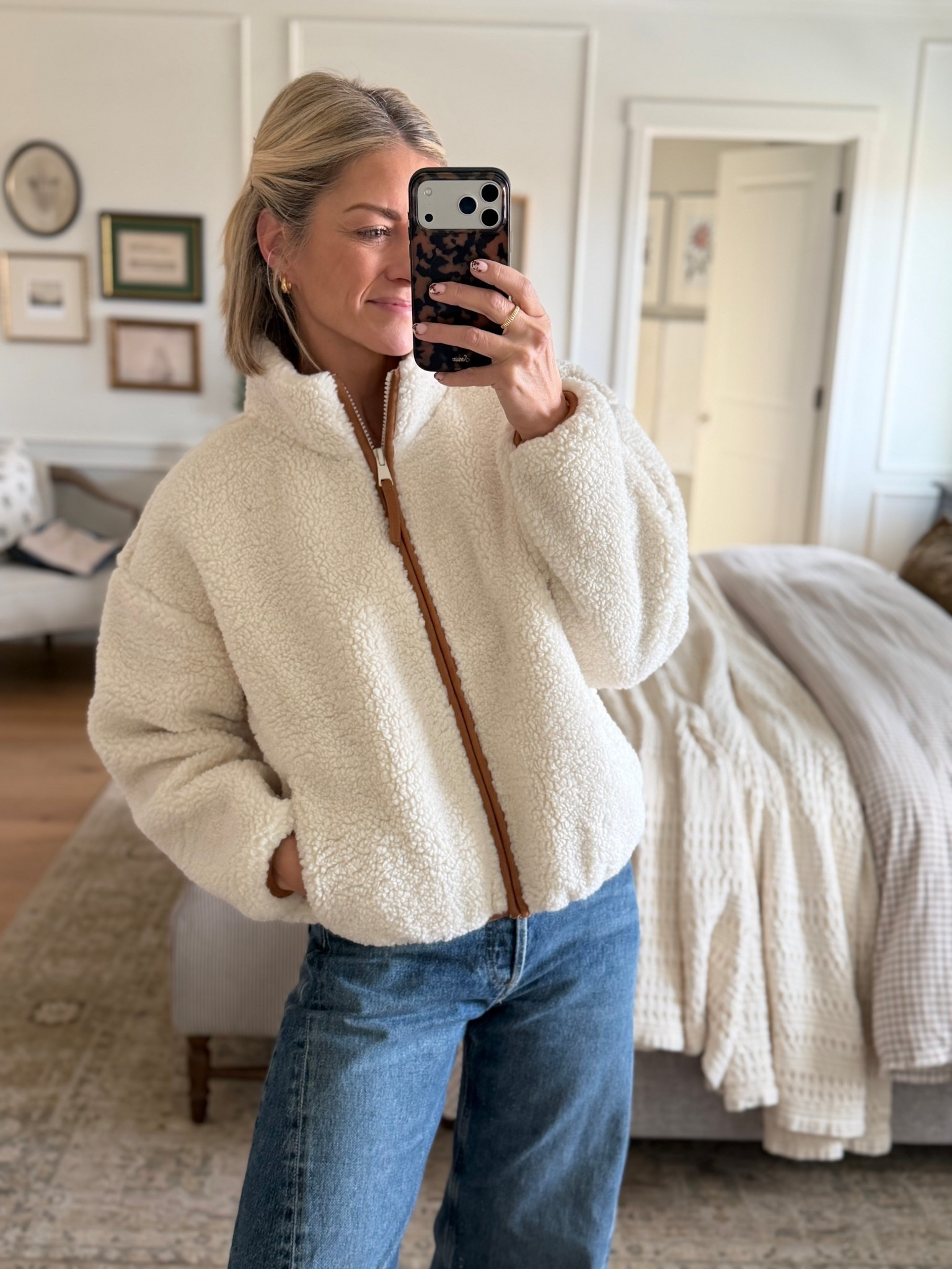 Super cozy coat I got for Christmas. I’m wearing my normal small.