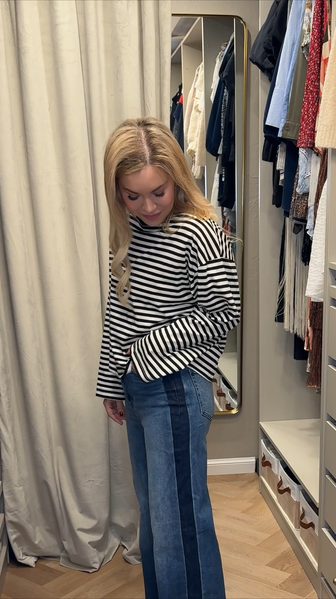 Jeans
Wide leg jeans
Stripe top


#LTKSeasonal #LTKdayinmylife #LTKootd