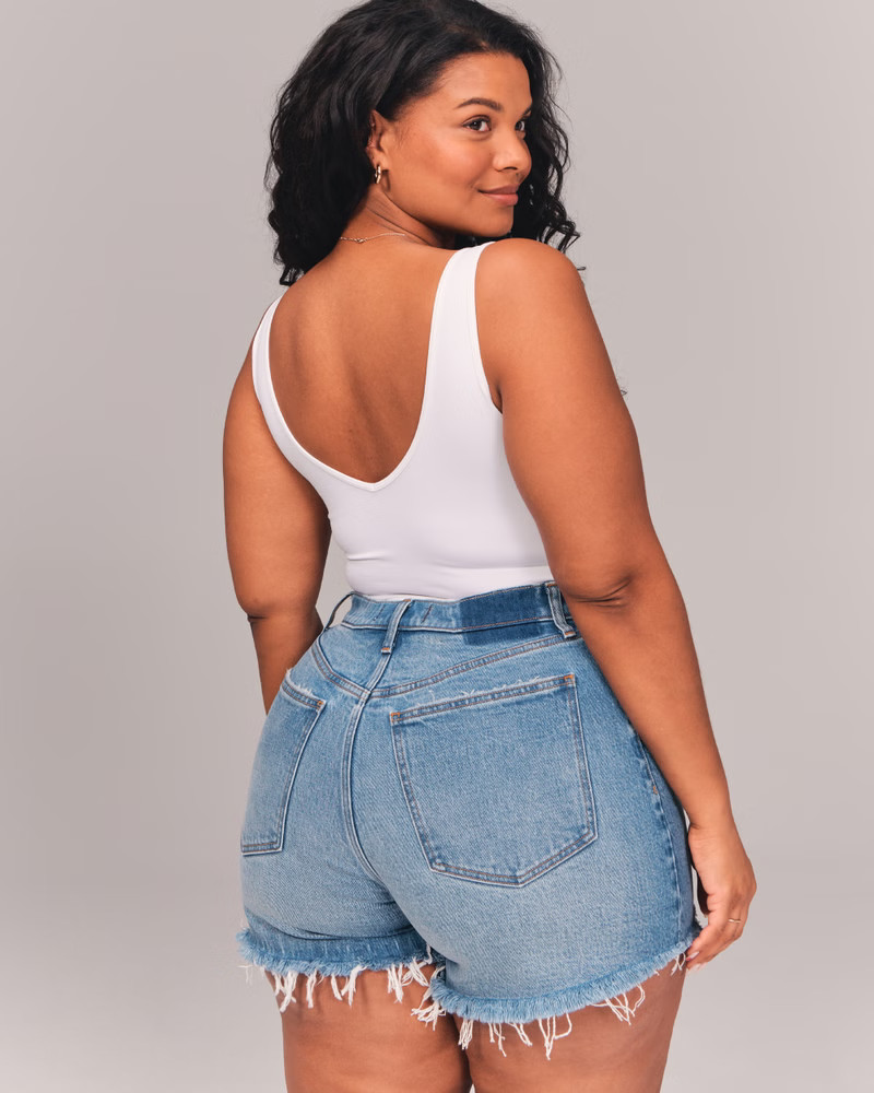 Curve Love High Rise 4 Inch Mom Shorts | Abercrombie & Fitch (US)
