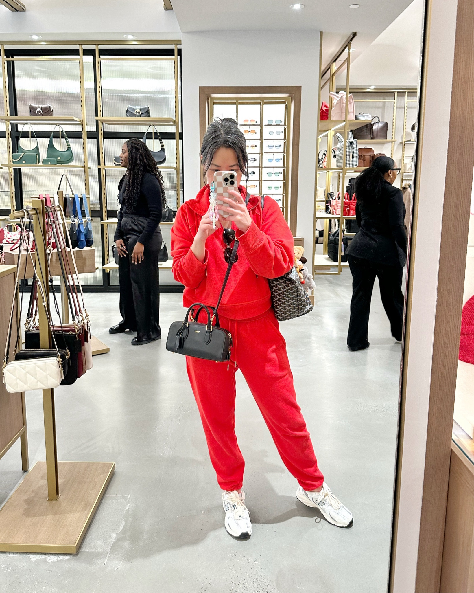 #OOTD yesterday checking out the new @coach store at the domain in austin! tried on the coach bowery satchel 22 — the top handles are so cute and crossbody strap is removable ✌️ {02.02.25}

#LTKItBag #LTKPetite #LTKOver40