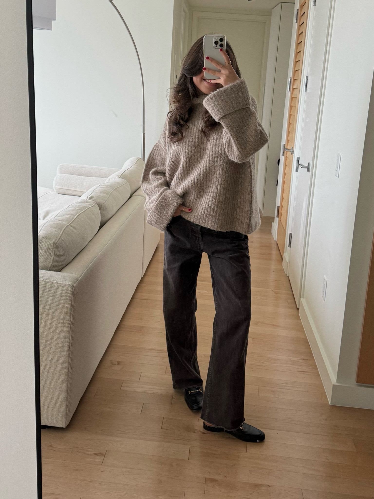 What would Anastasia wear to grab packages

#LTKSeasonal #LTKU #LTKMostLoved