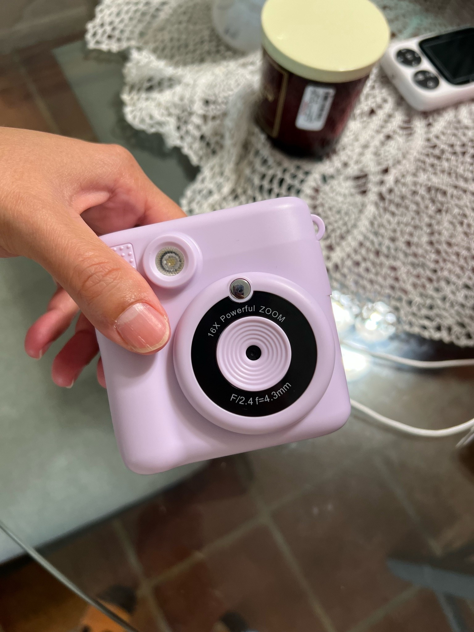 Toddler digital camera

Takes instant photos that prints on paper, records video and has a few games!

Very thoughtful gift