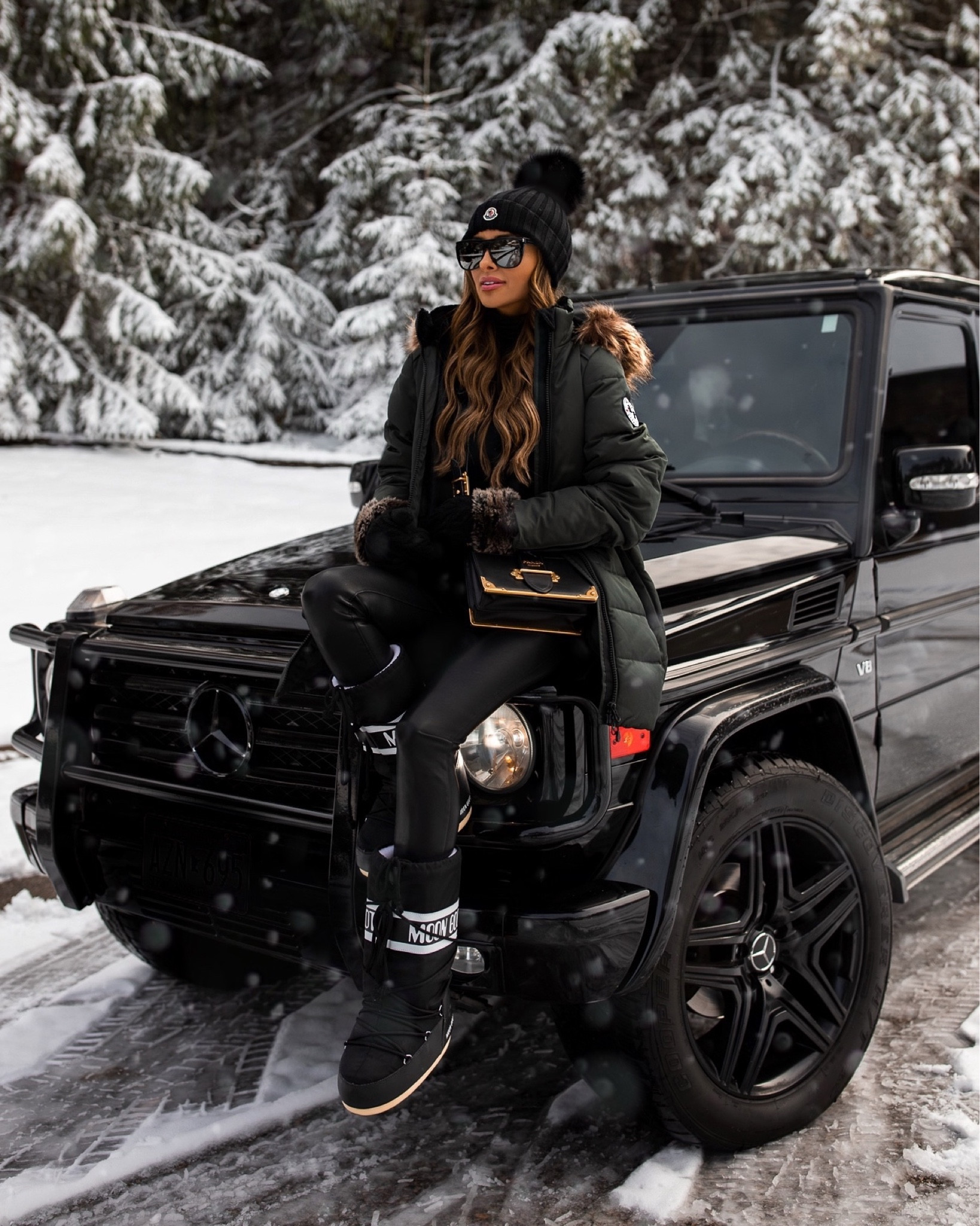 Moon boot outfit ideas
Moon boots on sale now?
Winter ski chic output, ideas


#LTKsalealert #LTKHoliday #LTKSeasonal