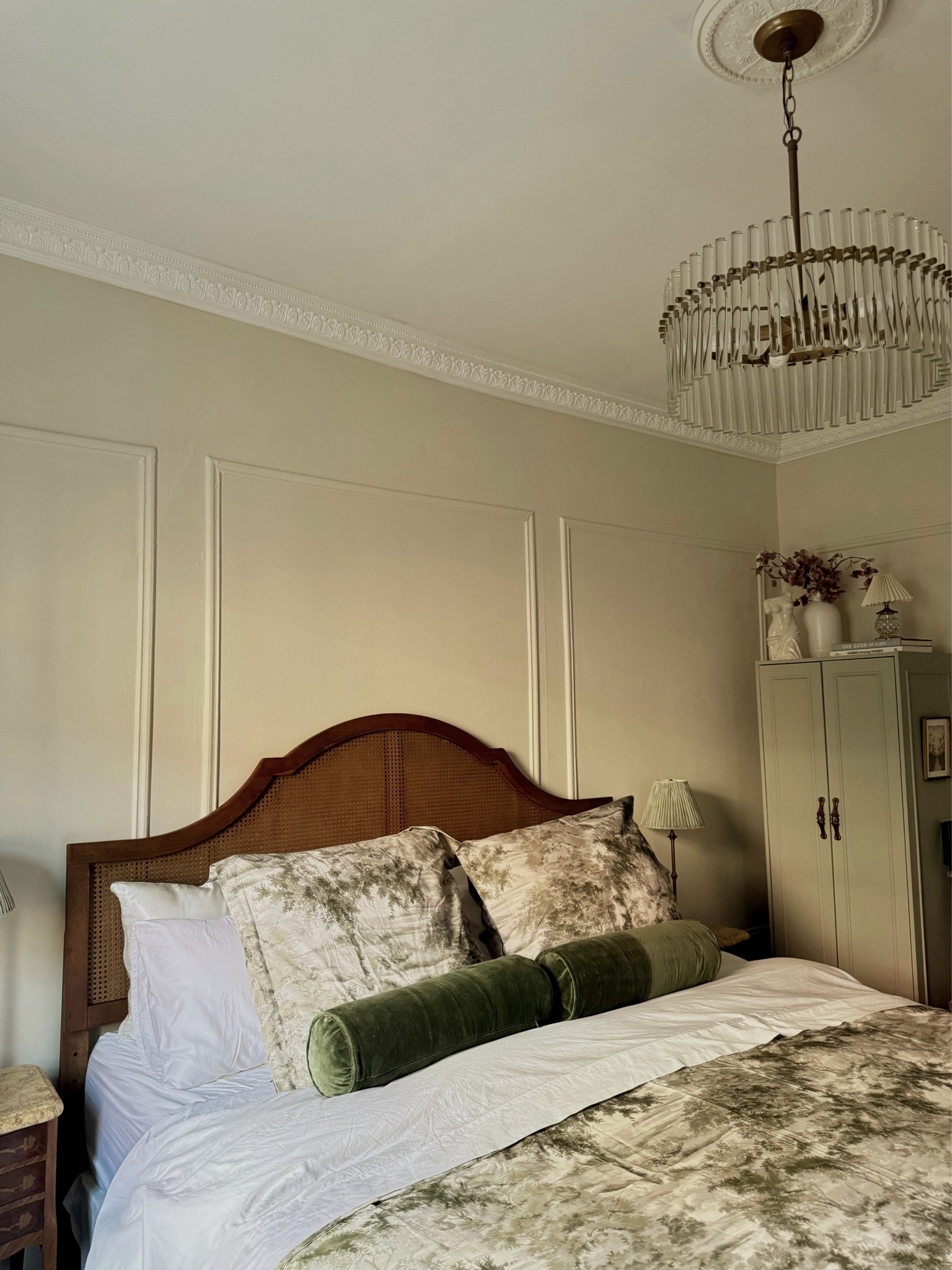 Bedroom details 

#LTKStyleTip #LTKHome #LTKSaleAlert