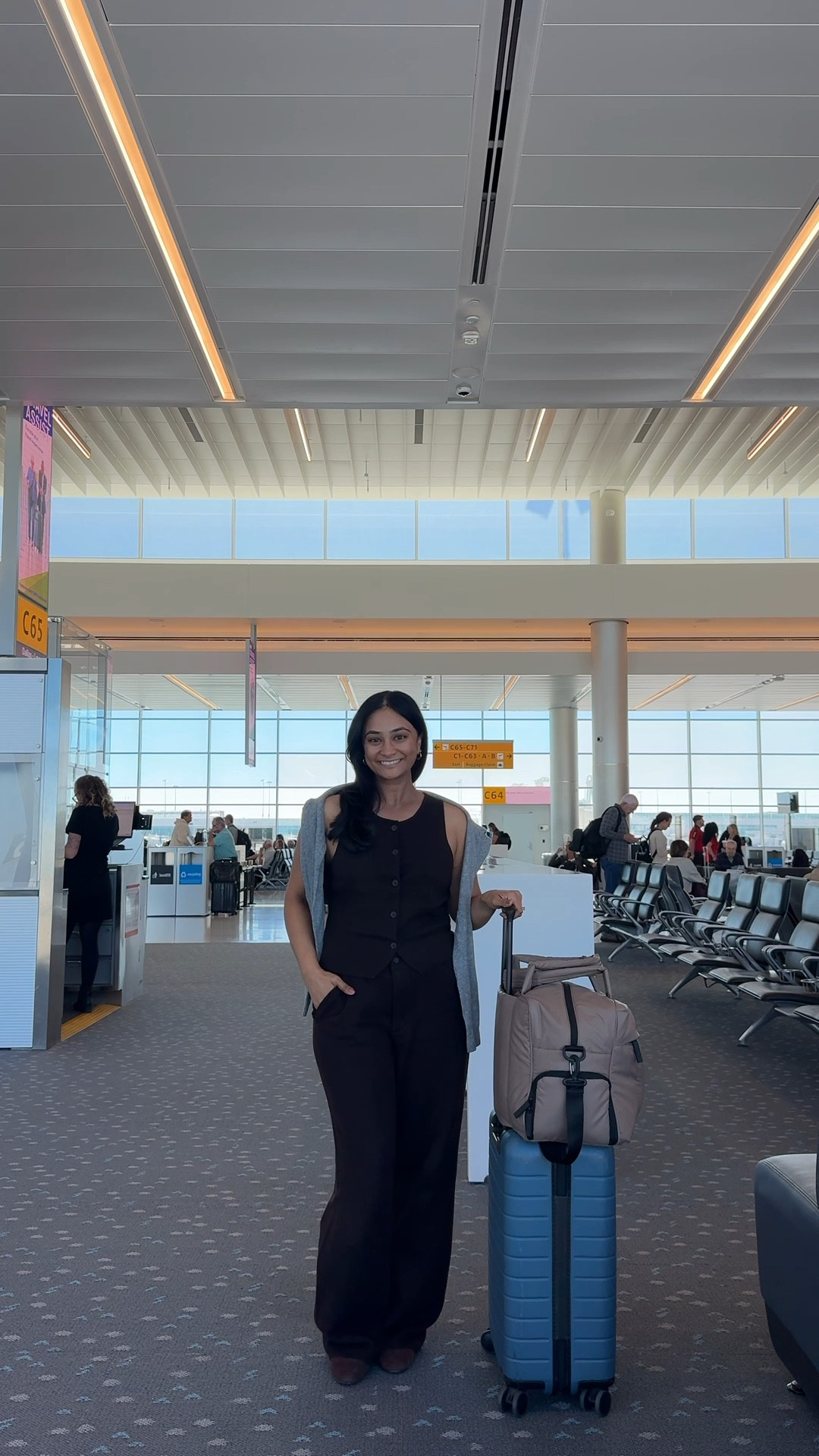 Currently obsessed with this gap lounge set — elevated, comfy, and I think it can double as a work fit 🙌

#LTKFallSale #LTKFindsUnder100 #LTKStyleTip