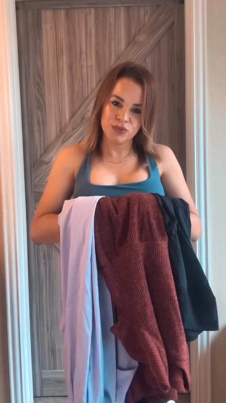 ✨ Casual days, but make it cute ✨

Lately I’ve been living in these effortless outfits from Sample Sale 🤍
Comfy, versatile & perfect for everyday mom life + running errands + coffee dates ☕️

I love pieces that you can just throw on and still feel put together 💅🏼 @260samplesale 

Gifted by @260samplesale 

Which one is your fave? 👀
Everything linked in my bio ✨

#samplesale #samplesalestyle #samplesalefinds #samplesalelook #samplesaleoutfits