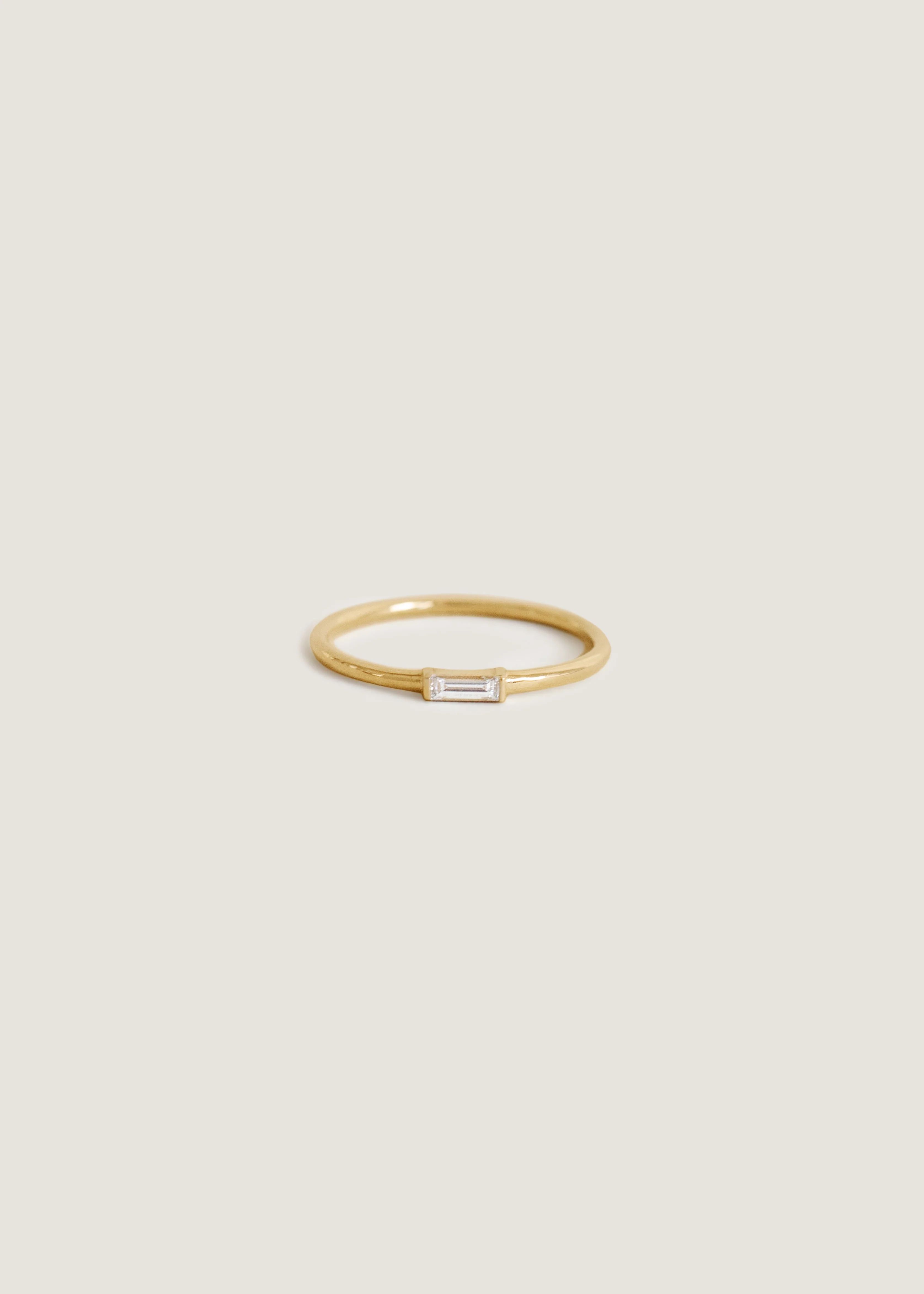 Solitaire Baguette Ring Diamond - Kinn | Kinn