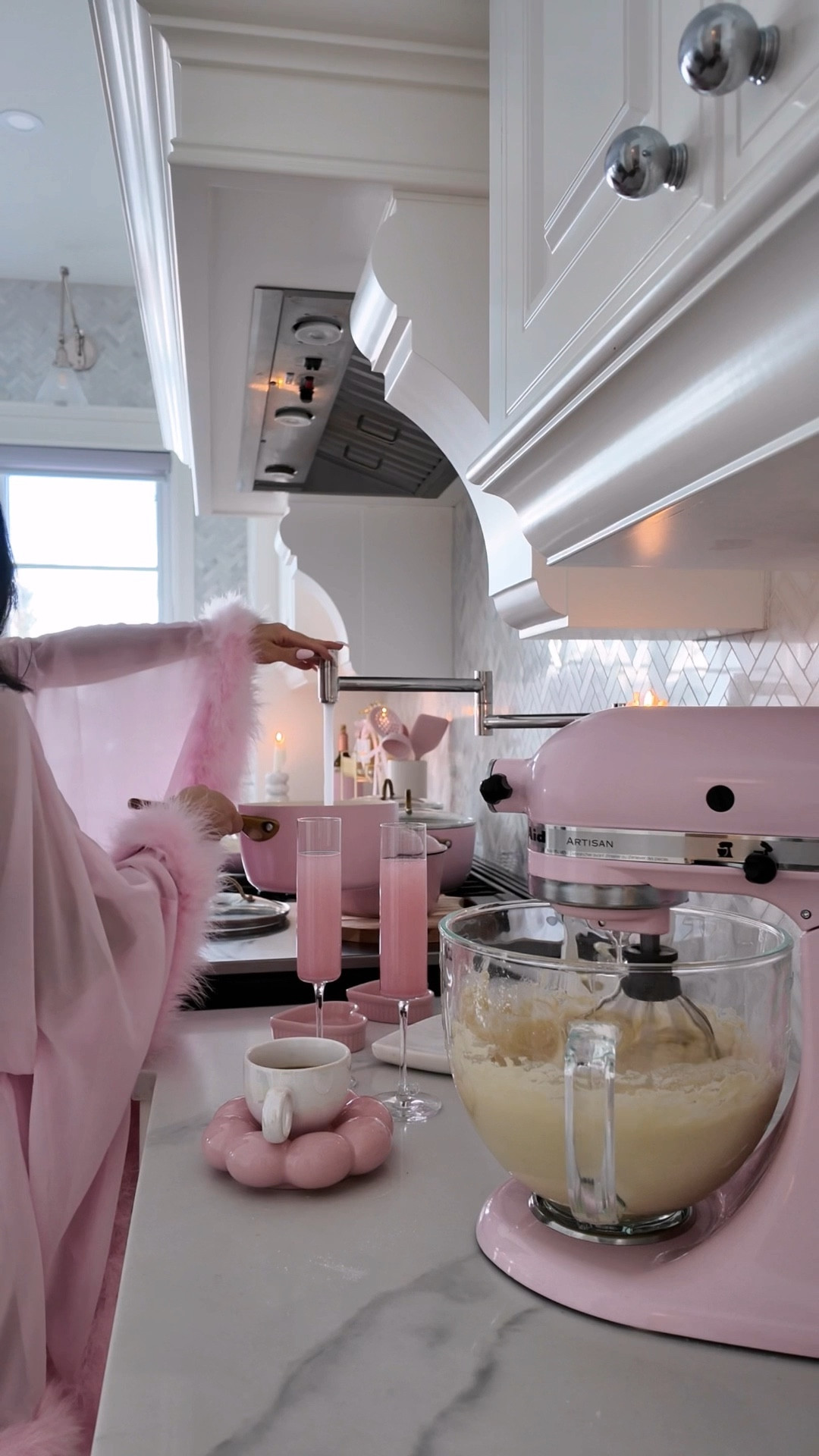 I’m a cozy homebody…🎀☁️🕯️

#LTKcanada #LTKbeauty