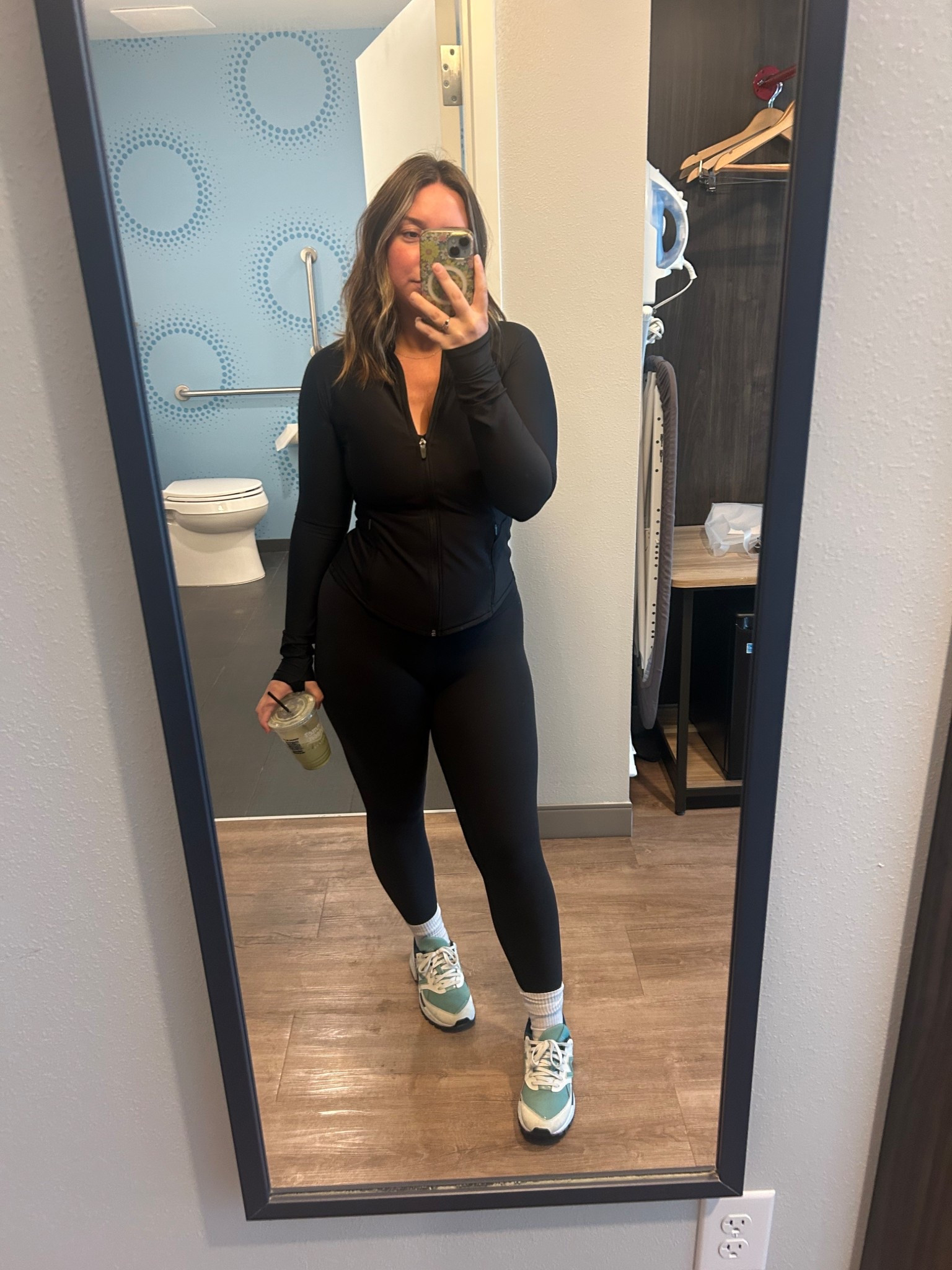 Work out outfit of the day wearing this super flattering zip up top and paired with my Lululemon leggings! 

#LTKActive #LTKMidsize #LTKU