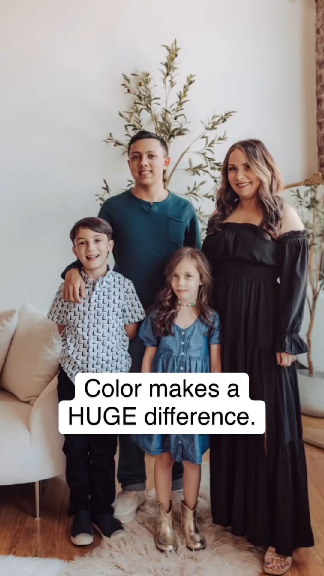 🤔A little experiment with colors and family photo outfits. 

The first set of outfits full of common mistakes:

Matching outfits.
Colors that clash with the location.
Loud patterns.

The next set of outfits:

Coordinated with each other and the location.

Can you see the difference just color can make?