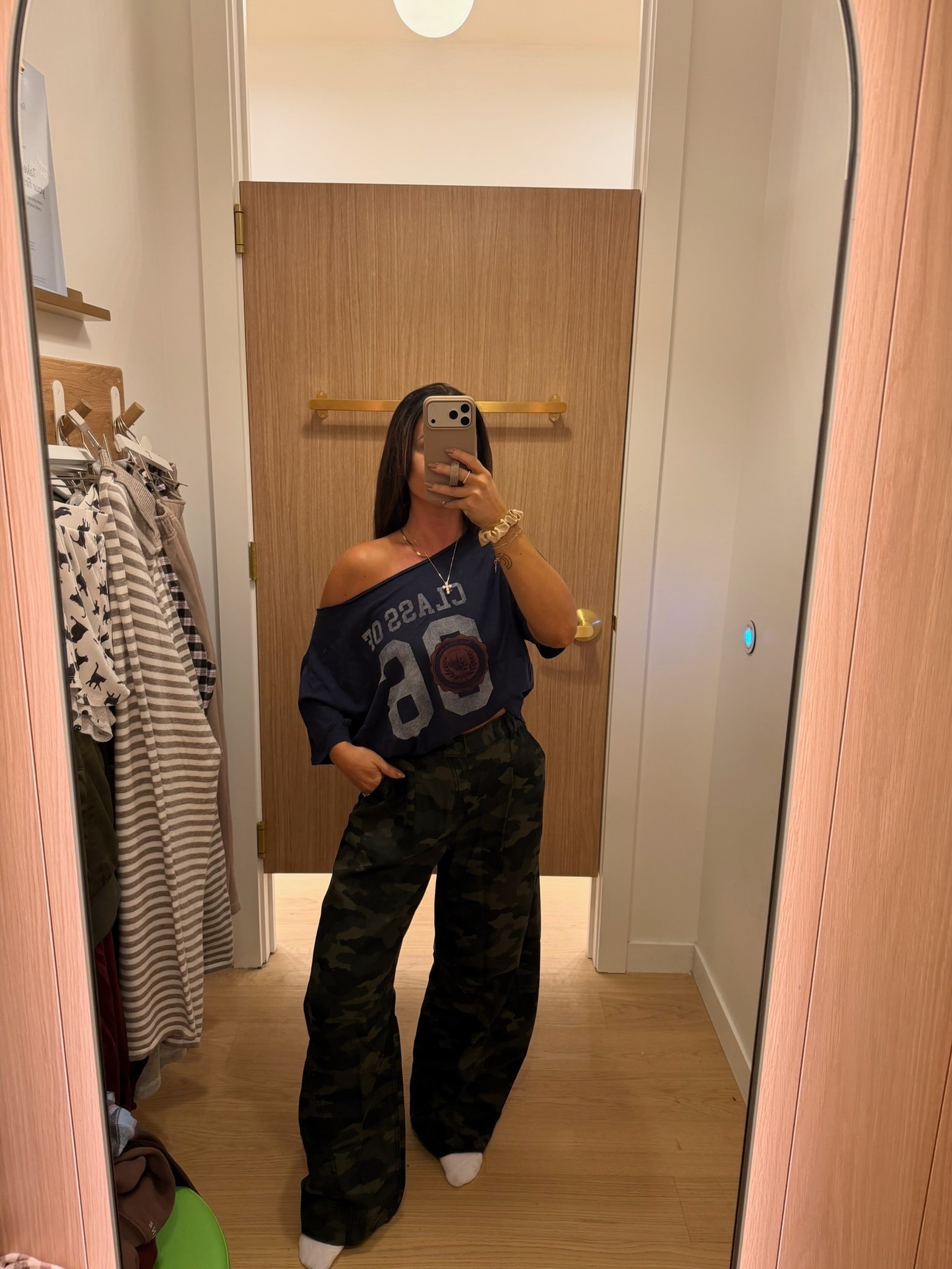 This outfit is giving 90s throwback and I’m so here for it

#LTKootd #LTKgrwm #LTKmomlife
