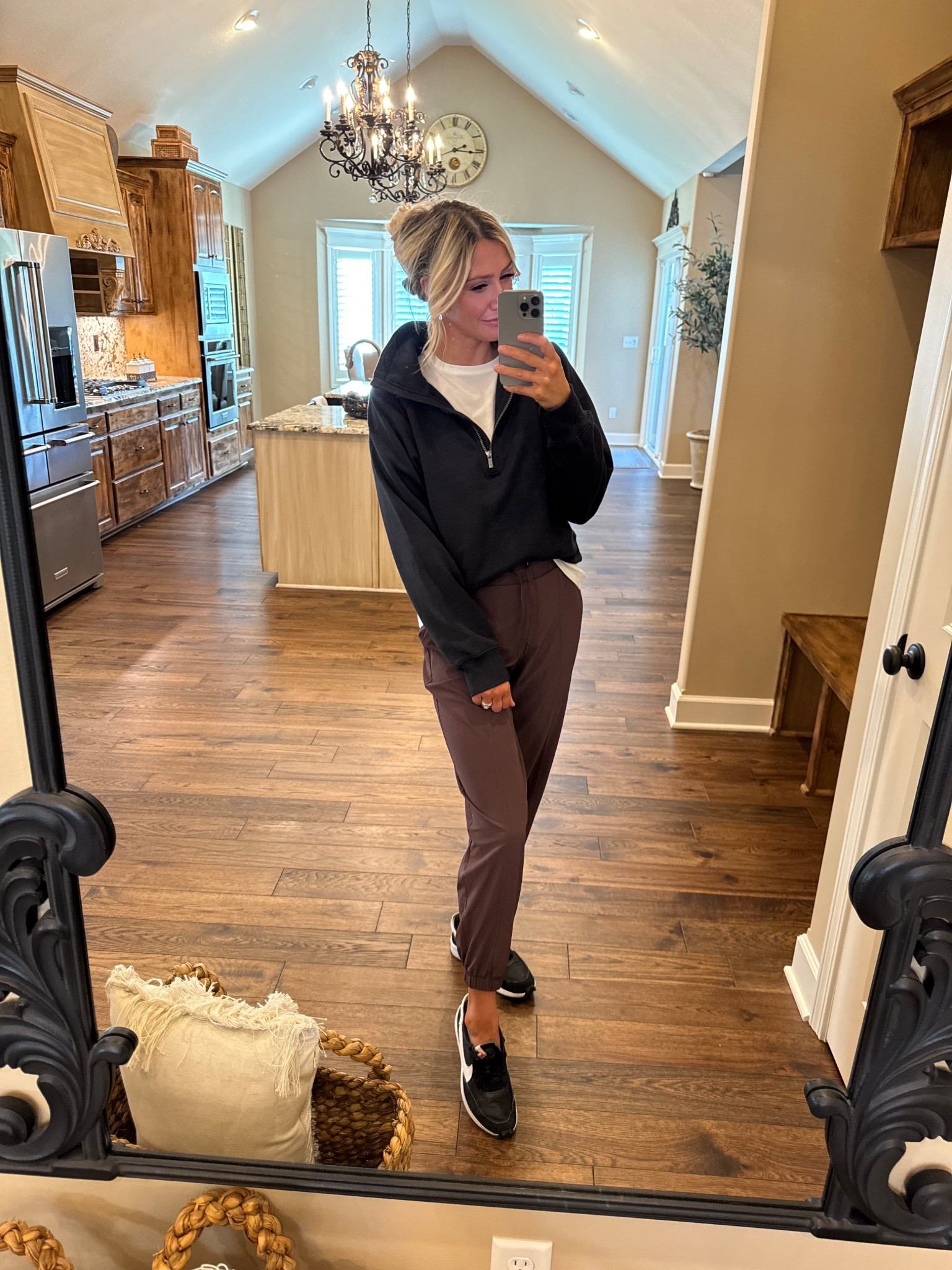 Wearing size small in everything, runs tts!
🤍

#LTKActive #LTKSaleAlert