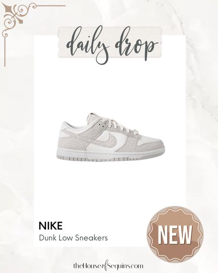 NEW! Nike Dunk Low sneakers