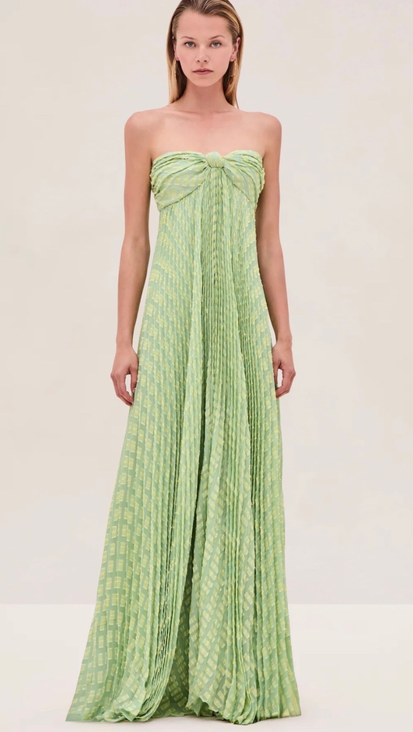 Obsessed w this green gown 

#LTKStyleTip #LTKParties #LTKWedding