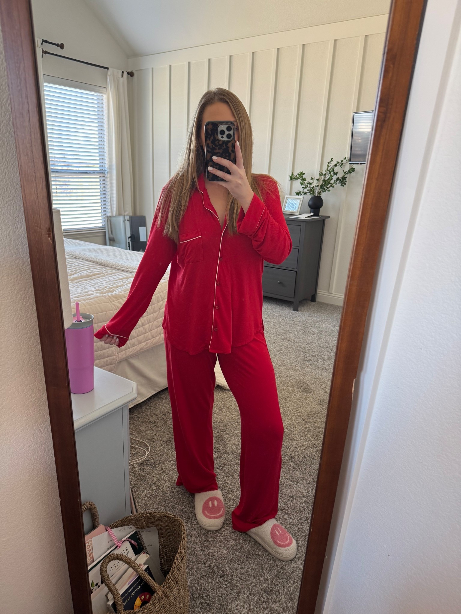 The softest and comfiest pajamas and budget friendly! Only $35?! Perfect for everyday, a Valentine’s Day pajama set or even Christmas! I always size up one because I like them loose to sleep ❤️💤 #pajamas #favoritethingsparty #pajamaset

#LTKFindsUnder50 #LTKSeasonal #LTKGiftGuide