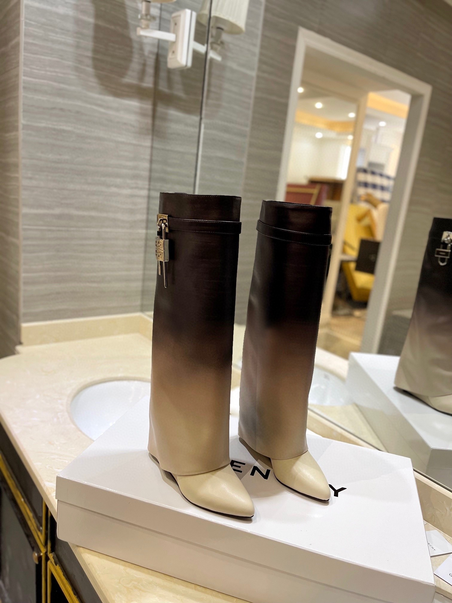 Ombré GIOVANNI Shark Boots

#shoealert #LTKShoe #NewShoes