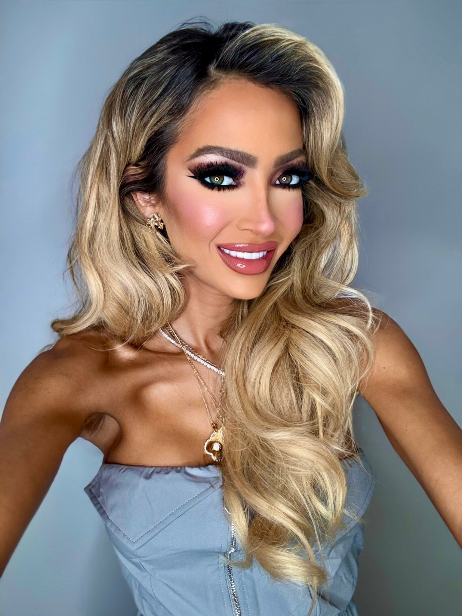 Tap this post to see my favorite makeup products that I used to complete this look! 

Some of these products I’ve been using for YEARS and truly are my holy grail. 

I liveeee for these… trust me and try them out! 🛍️💄✨

#LTKFindsUnder50 #LTKStyleTip #LTKBeauty