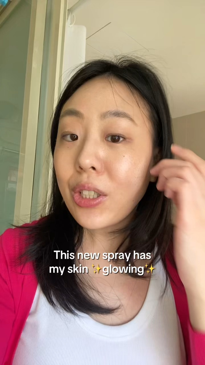 Obsessed is an understatement!! It is so lightweight, the spray is meant to be micro fine like a cloud and very even on the face. 

It’s a makeup spray and hydrating primer. You apply before or after makeup. I did both, and this is the first reapplication, even though I didn’t really need it. Because it lasts for 12 hours! 

You instantly look way more refreshed!! This is going to be so needed during the spring/summer as it gets warmer. 

🏷️ korean skincare, makeup setting spray, makeup routine, glass skin


#LTKgrwm #LTKselfcare #LTKBeauty