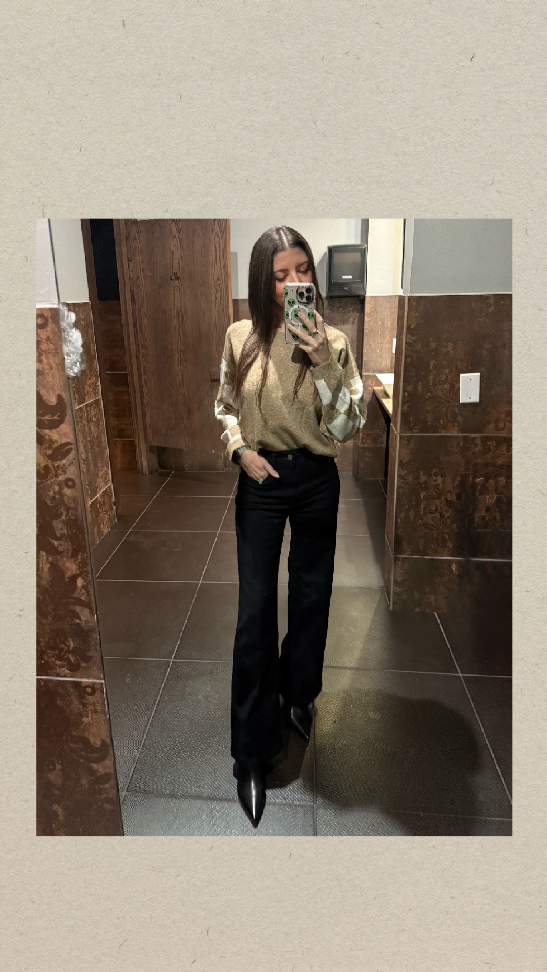 Comfy, but make it polished—this oversized sweater with subtle plaid details pairs perfectly with sleek black denim and pointed-toe boots. 

A little slouchy, a little structured, and just the right amount of effortlessly put-together. 

Shop this neutral-chic look for your next I want to be comfy but still look fabulous moment. 

#NeutralVibes #EffortlessStyle #CasualChic 

#LTKWorkwear #LTKFindsUnder100 #LTKStyleTip