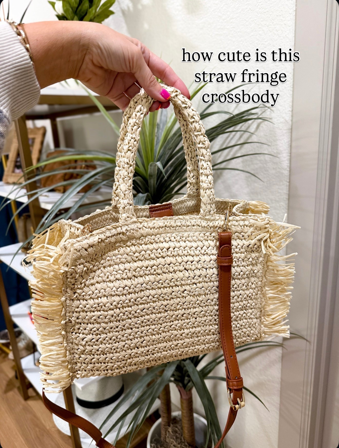 Obsessed with this straw crossbody 