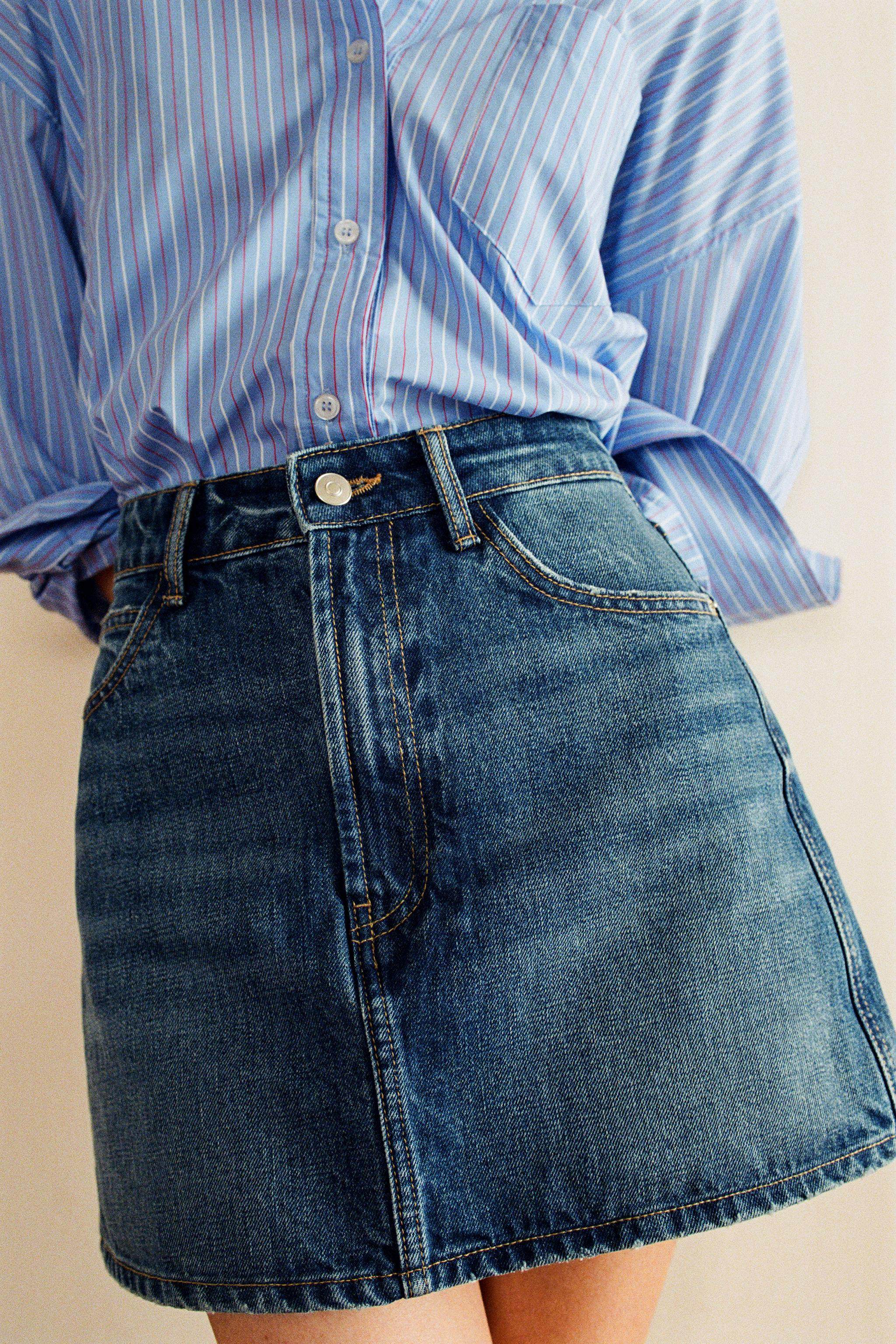 Five pocket mini skirt with a mid waist and belt loops. Front zip and metal button closure. | Zara US