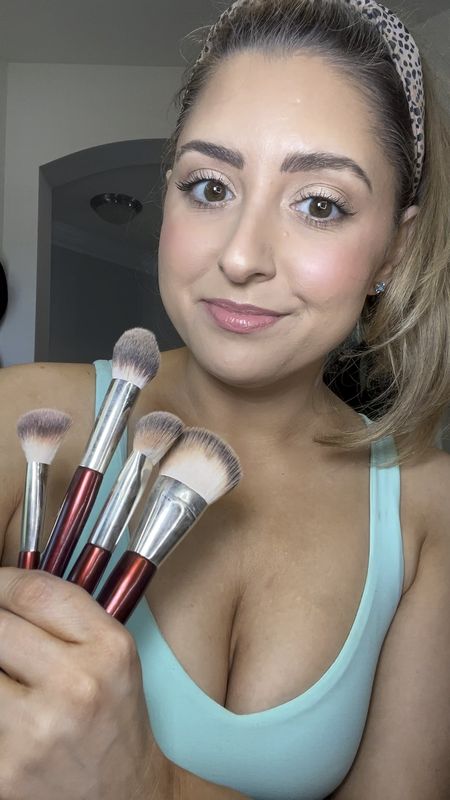 The best makeup brushes!! Wow!!

#LTKbeauty #LTKfindsunder50 #LTKGiftGuide