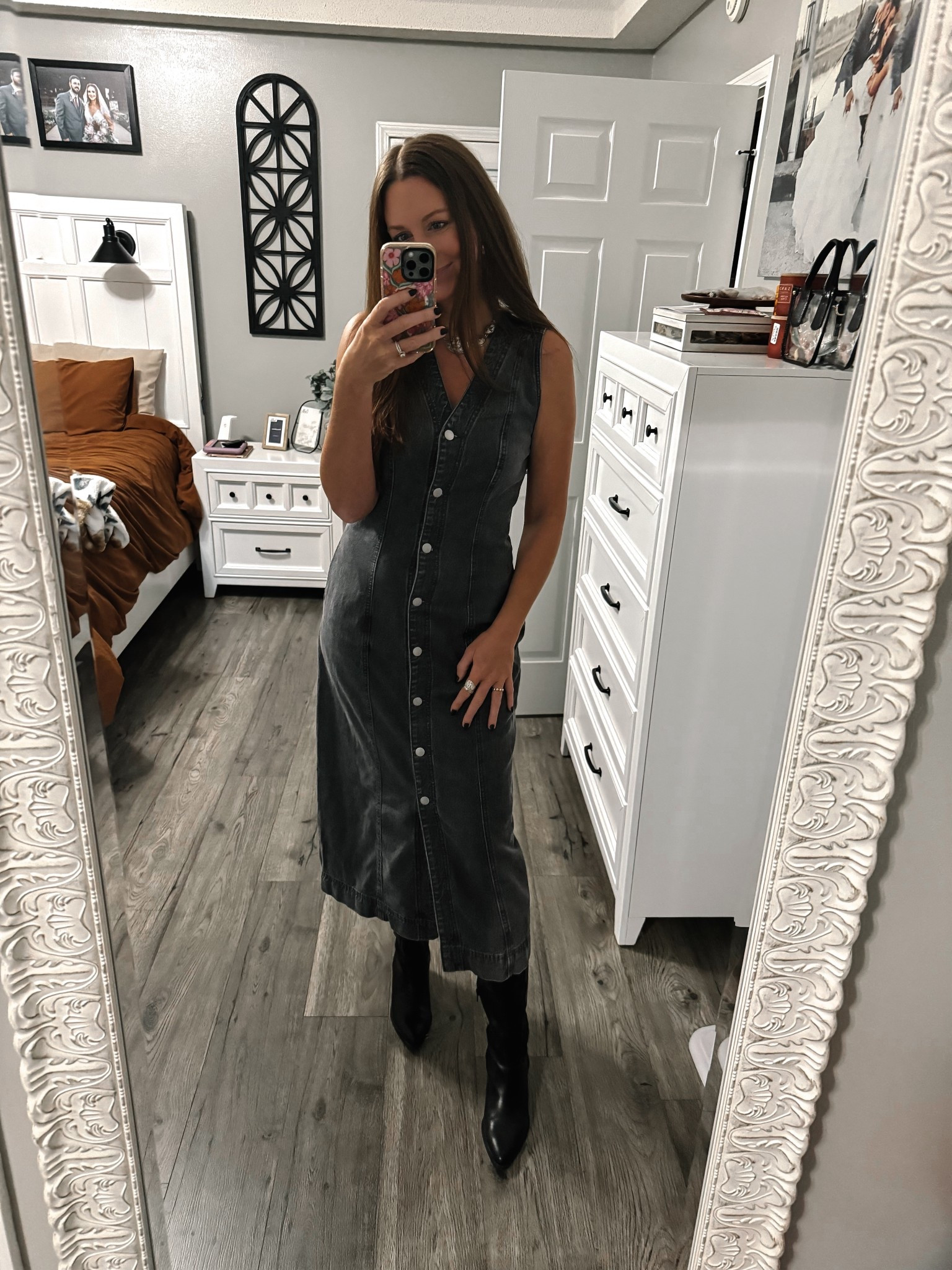 Denim is definitely a new staple in my closet and I absolutely love this black denim dress I added to my collection. 

I’m 5’7” and usually a size Medium in clothing. I’m wearing a size 4 in this dress. I feel like it runs just slightly in the looser side. I’d say I comfortably fit size 6/8 normally.