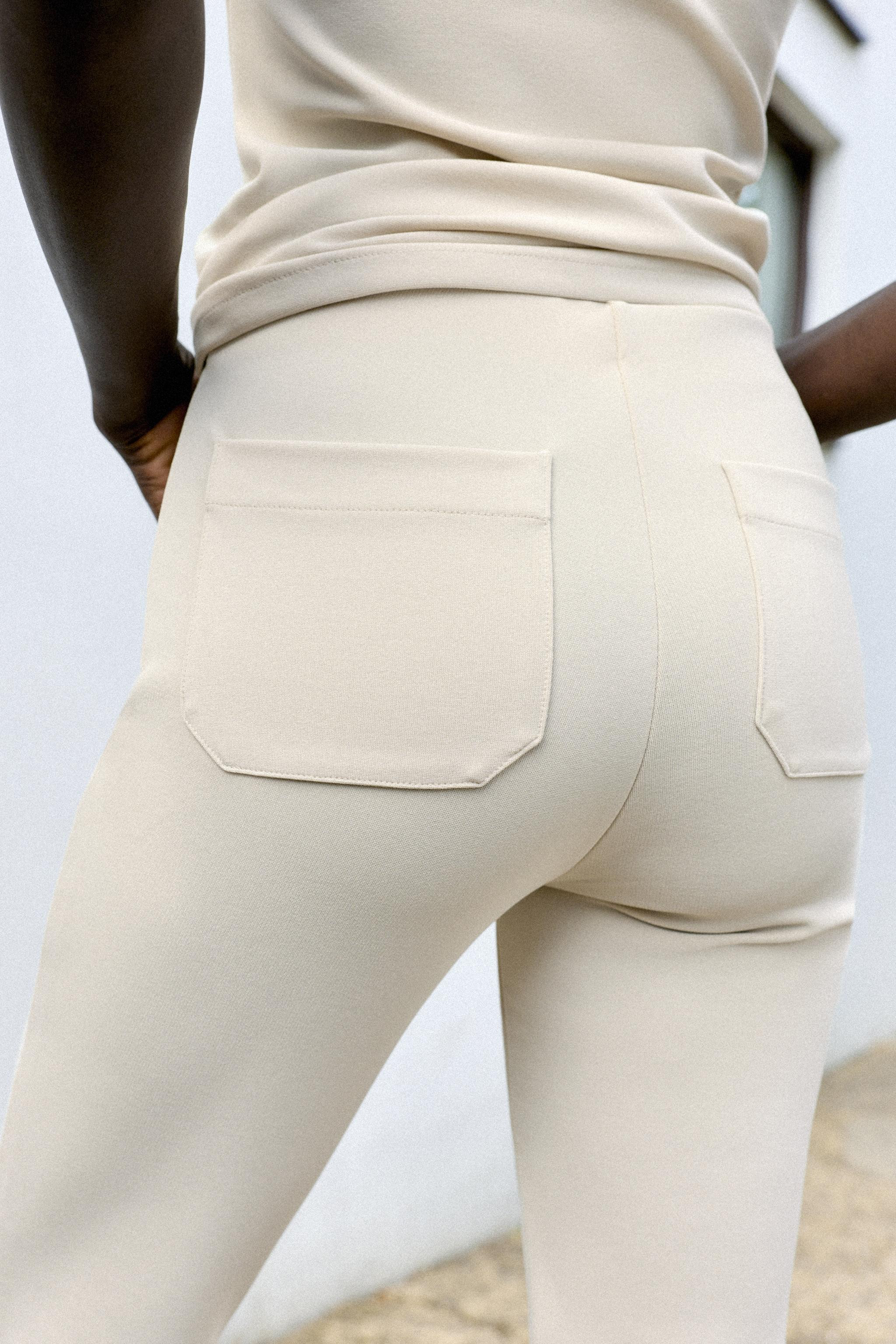 Mid-rise trousers with an elasticated waistband. Featuring patch pockets and a fitted leg. | Zara US