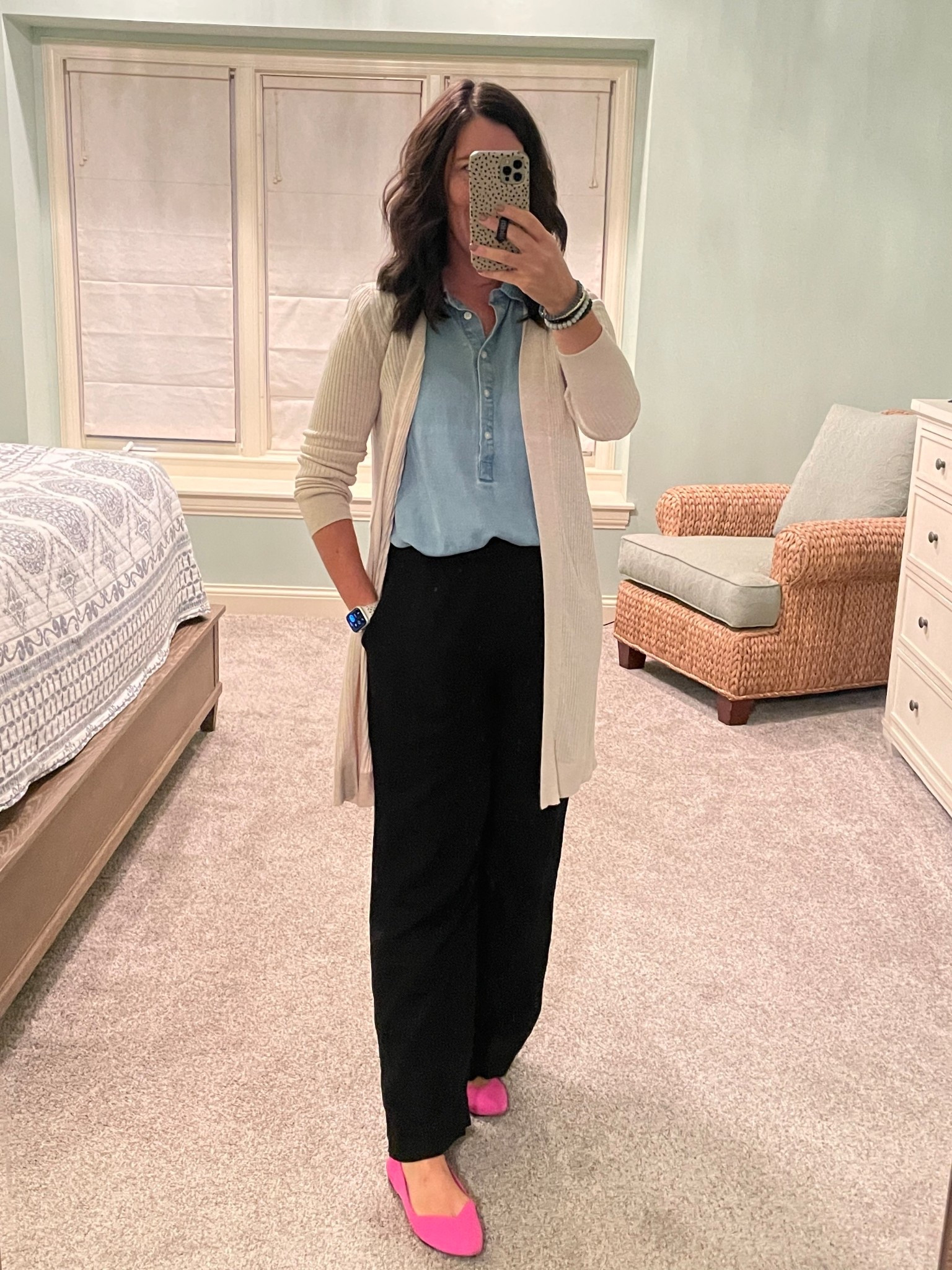 Layers for the office 

Top: old
Cardi: old
Pants: tts medium
Shoes: size up half 

#LTKSeasonal #LTKOver40 #LTKWorkwear