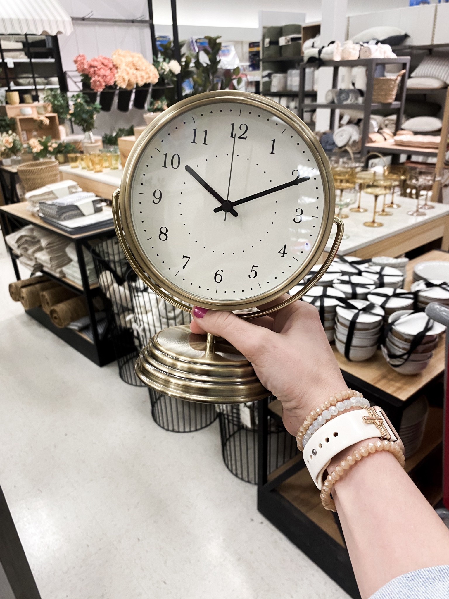 Brass Magnolia Pedestal Clock! Under $20 & too stinking cute! Very classy & pretty! ✨🖤

#NightstandDecor #TableDecor #Clock

#LTKSeasonal #LTKHome #LTKStyleTip