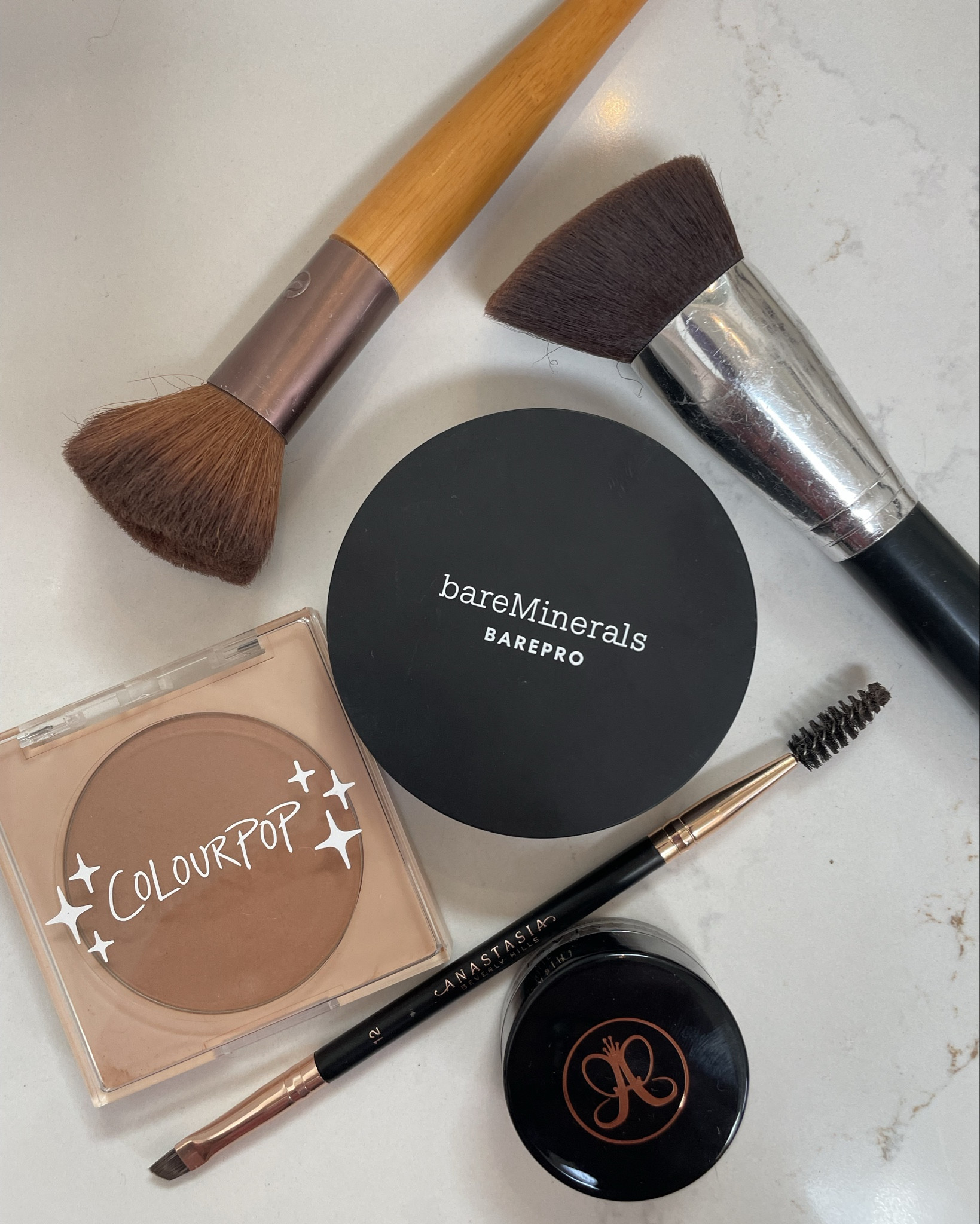 My every day makeup products — we like to keep it simple over here! 

A pressed powder OG, BareMinerals is cruelty-free, vegan, and a clean talc-free formula. I love the different color options for your undertones because my skin tends to run more pink/red so not all makeup neutralizes that before adding an even finish — this does! Esp in my color medium 32 cool

for a blush/bronzer i go with ColorPop! Like i said before, because my skin runs more red, finding a blush that goes well but doesn’t exasperate the redness is hard to find so i go for more of a bronzer look! And this gives JUST enough color 👩🏻‍🍳💋 also cruelty free + the price point can’t be beat! 

and for the pièce de résistance BROWS! The OG Anastasia brow cream and brush .. can’t be beat! In shade medium brown! 


makeup | makeup essentials | everyday makeup | ulta | bareminerals | colorpop | Anastasia Beverly Hills 

#LTKfindsunder50 #LTKbeauty #LTKstyletip