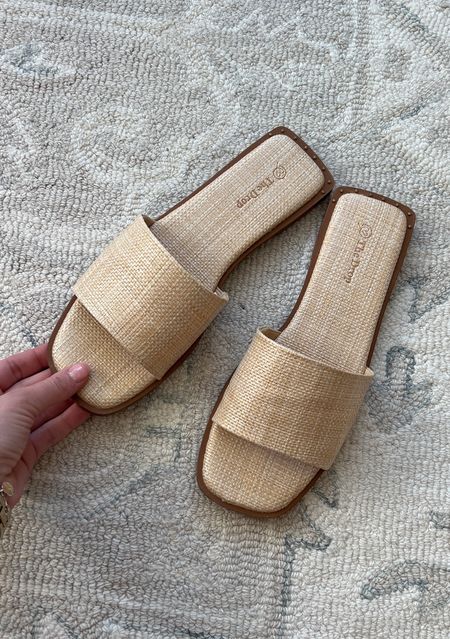 Amazon slide sandals perfect for spring summer and vacation 


Amazon vacation | sandals | flats | slide sandals | neutral sandals | shoes 

#LTKfindsunder50 #LTKshoecrush #LTKtravel
