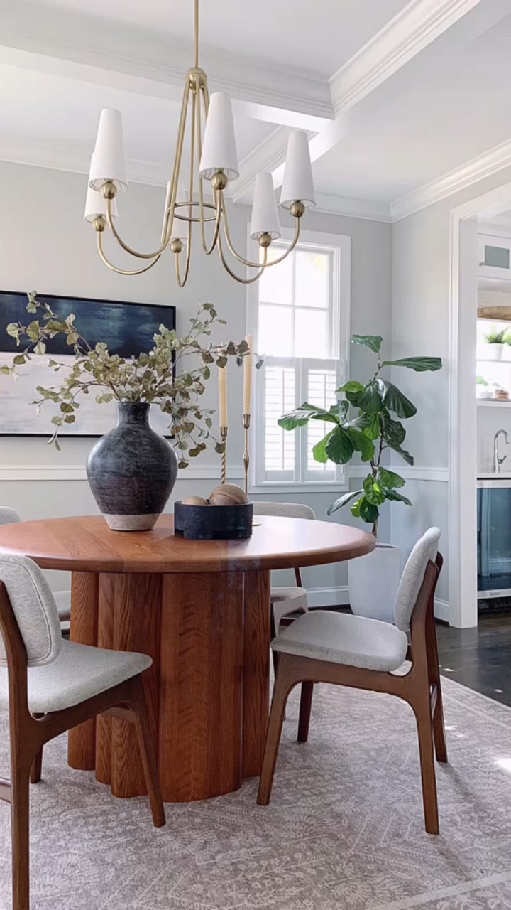 Shop my reel for lighting, rugs, window treatments, furniture, and home decor


#LTKunder100 #LTKhome #LTKstyletip