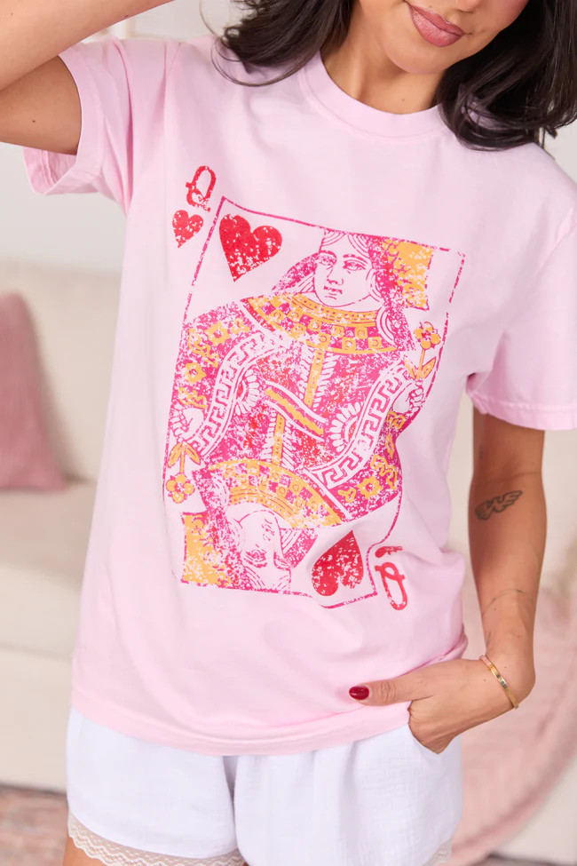Queen of Hearts Light Pink Graphic Tee | Pink Lily