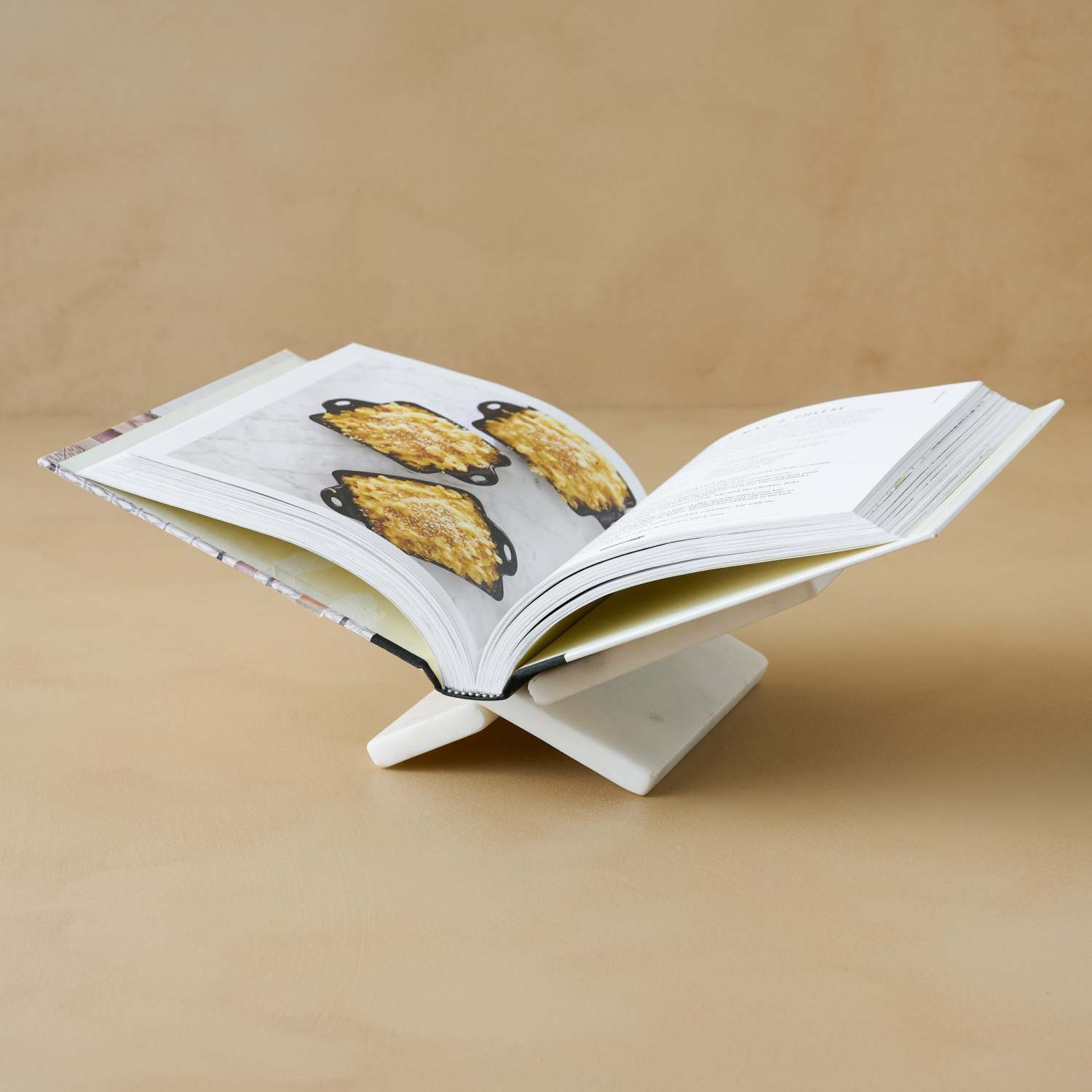 Marble Open Book Stand | Magnolia