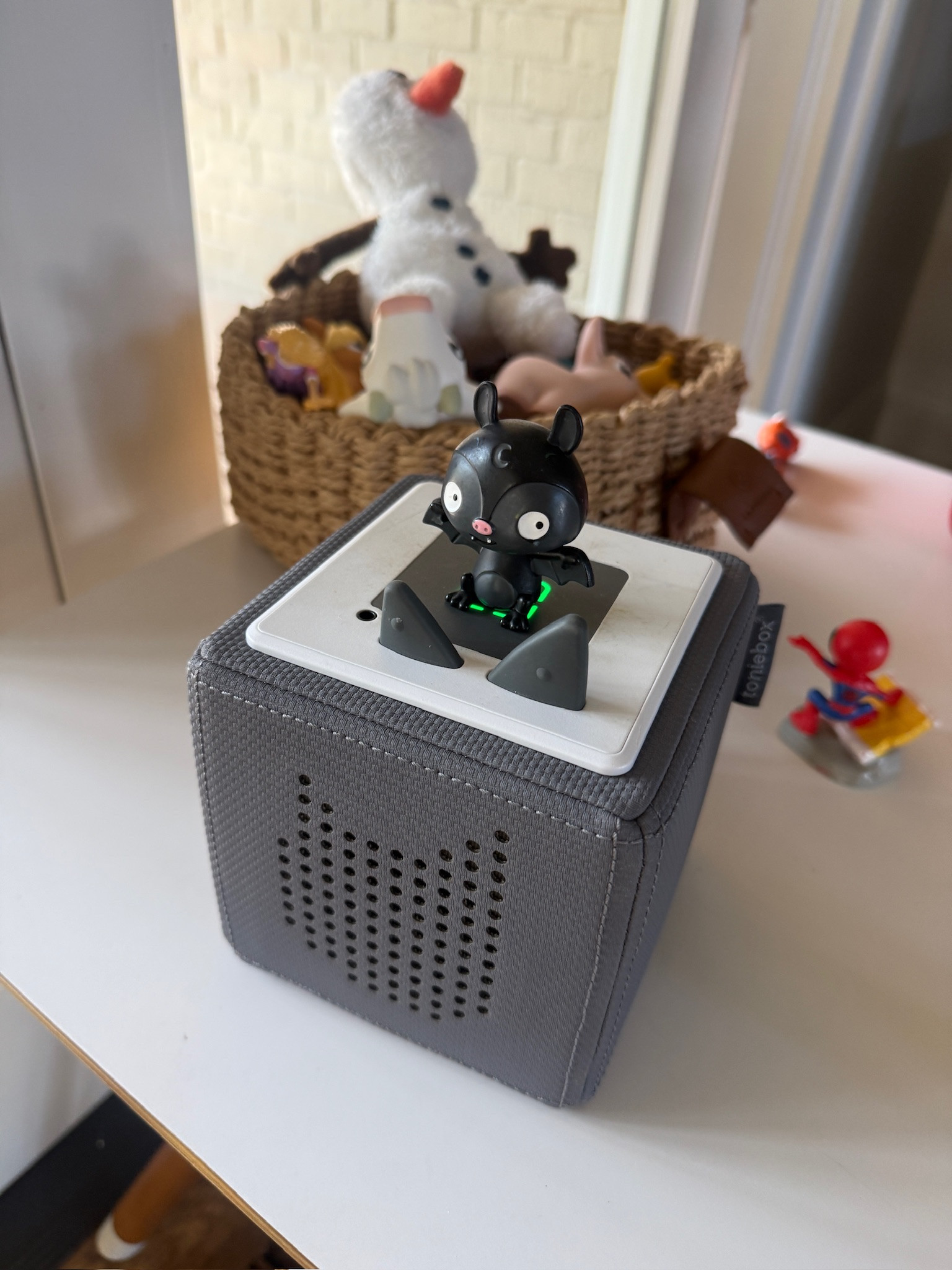 Spooky season is here, and these audio toys are a hit with my little ones!

Tonie box, audio toys, Halloween songs, spooky tales, kids' audio toys, Tonies, Grace White

#LTKmomlife #LTKKids #LTKHome