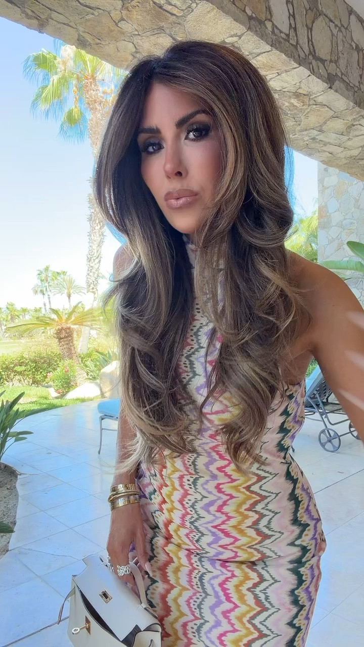 This dress looks like Missoni $$$, but SO much more affordable! Wearing a small! 

Nordstrom fashion, Nordstrom dresses, Missoni fashion, Missoni dresses, Summer outfits, Summer dresses, Vacation dresses, Beach vacation outfits, Gemme Beauty, Emily Gemma

#LTKSeasonal #LTKdayinmylife #LTKootd