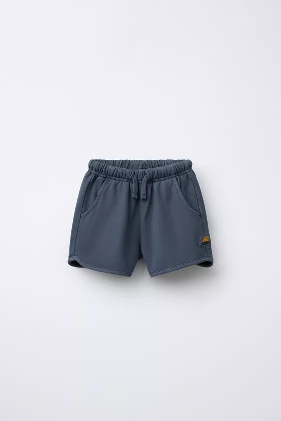 STRAIGHT GARMENT DYE LABEL PLUSH SHORTS | Zara US