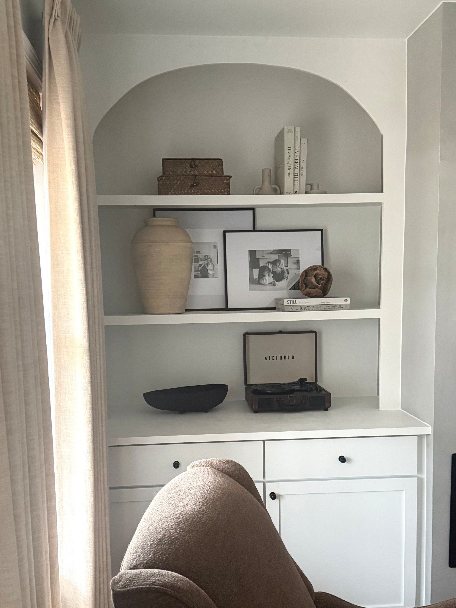 Styled shelf
Frames art
Built in
Book shelf decor 
